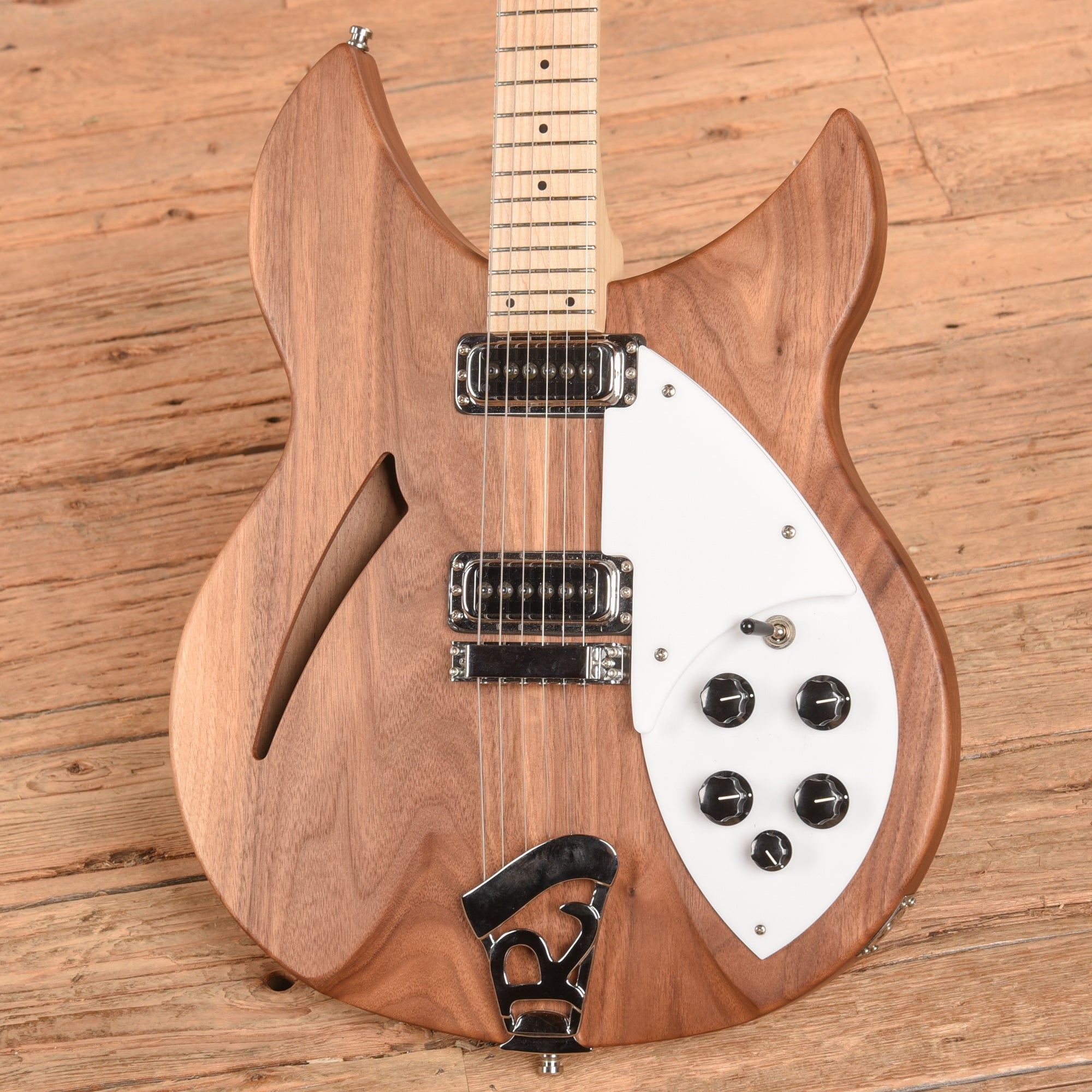 Rickenbacker 330w Walnut 2020 Electric Guitars / Semi-Hollow