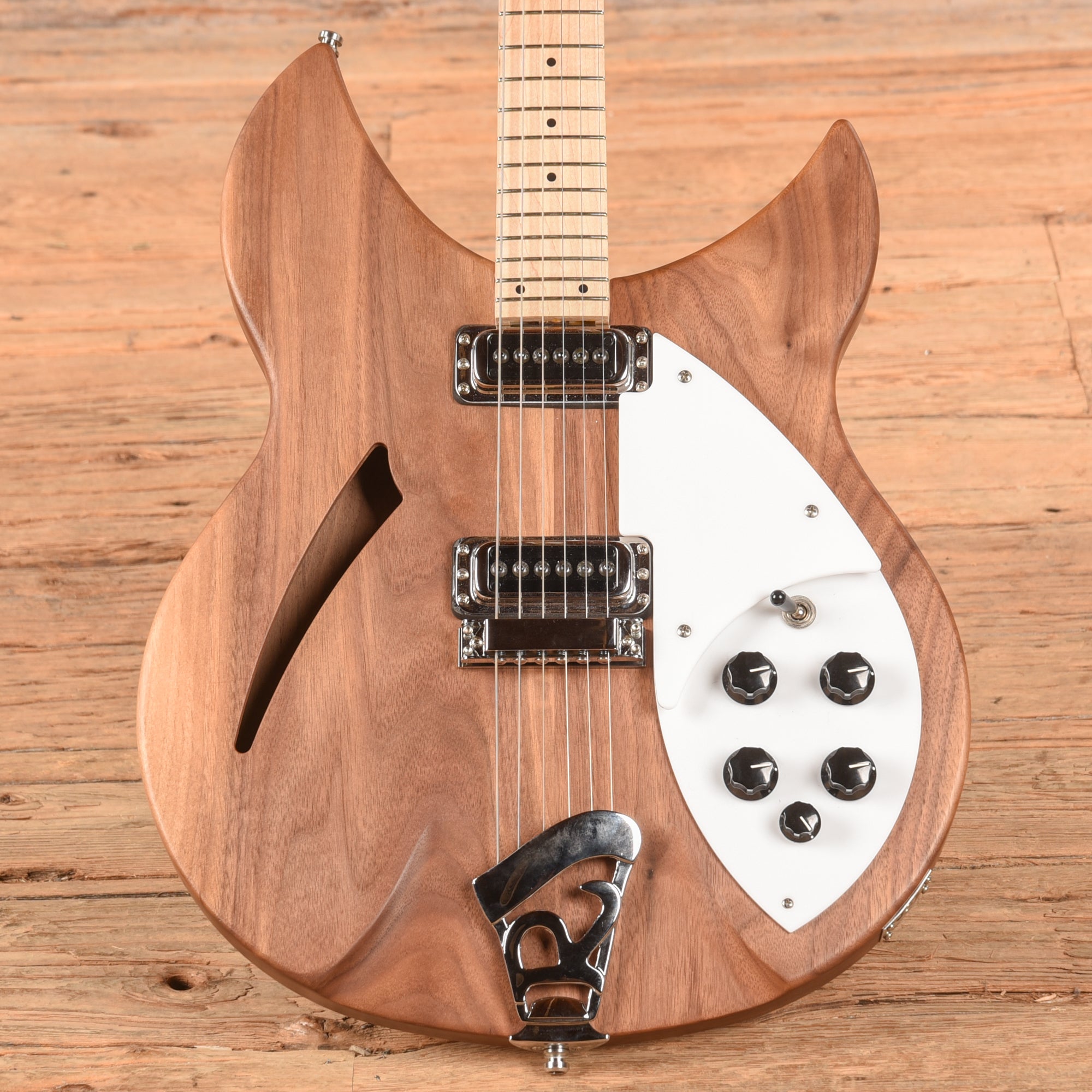 Rickenbacker 330w Walnut 2020 Electric Guitars / Semi-Hollow