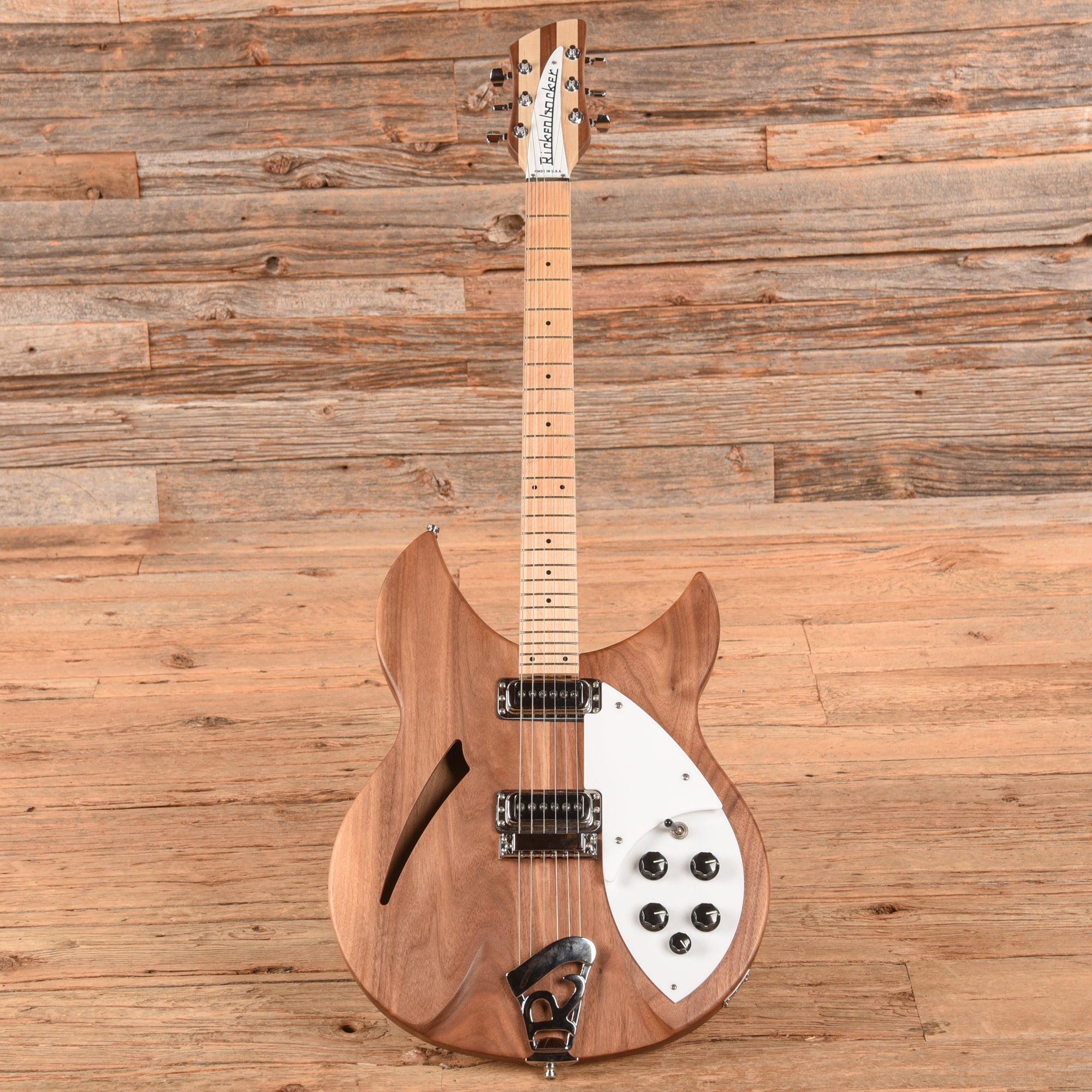 Rickenbacker 330w Walnut 2020 Electric Guitars / Semi-Hollow