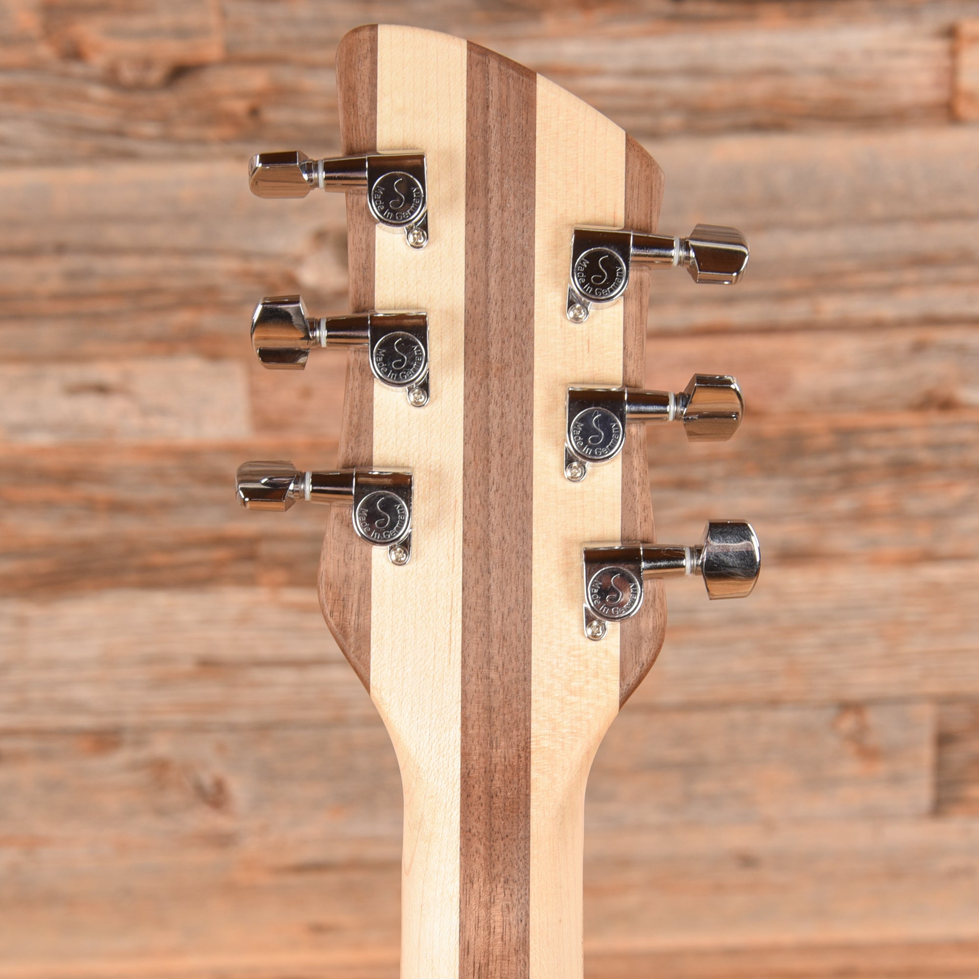 Rickenbacker 330w Walnut 2020 Electric Guitars / Semi-Hollow