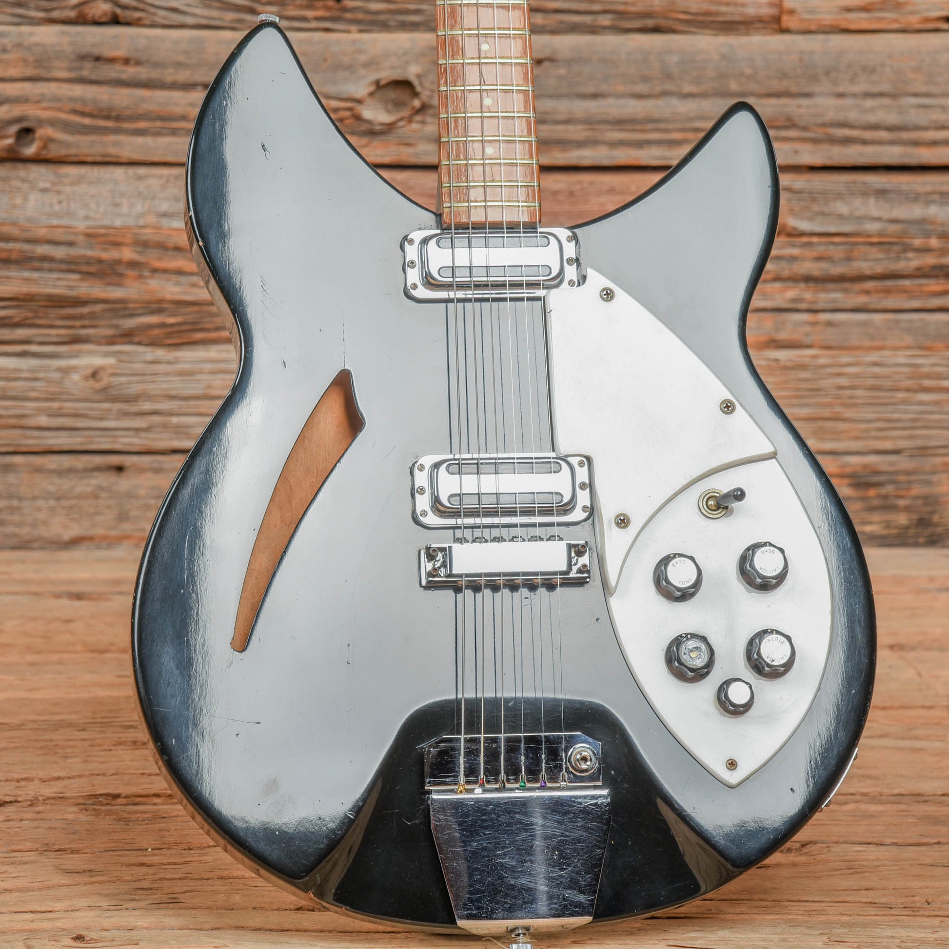 Rickenbacker 335 Jetglo 1966 Electric Guitars / Semi-Hollow