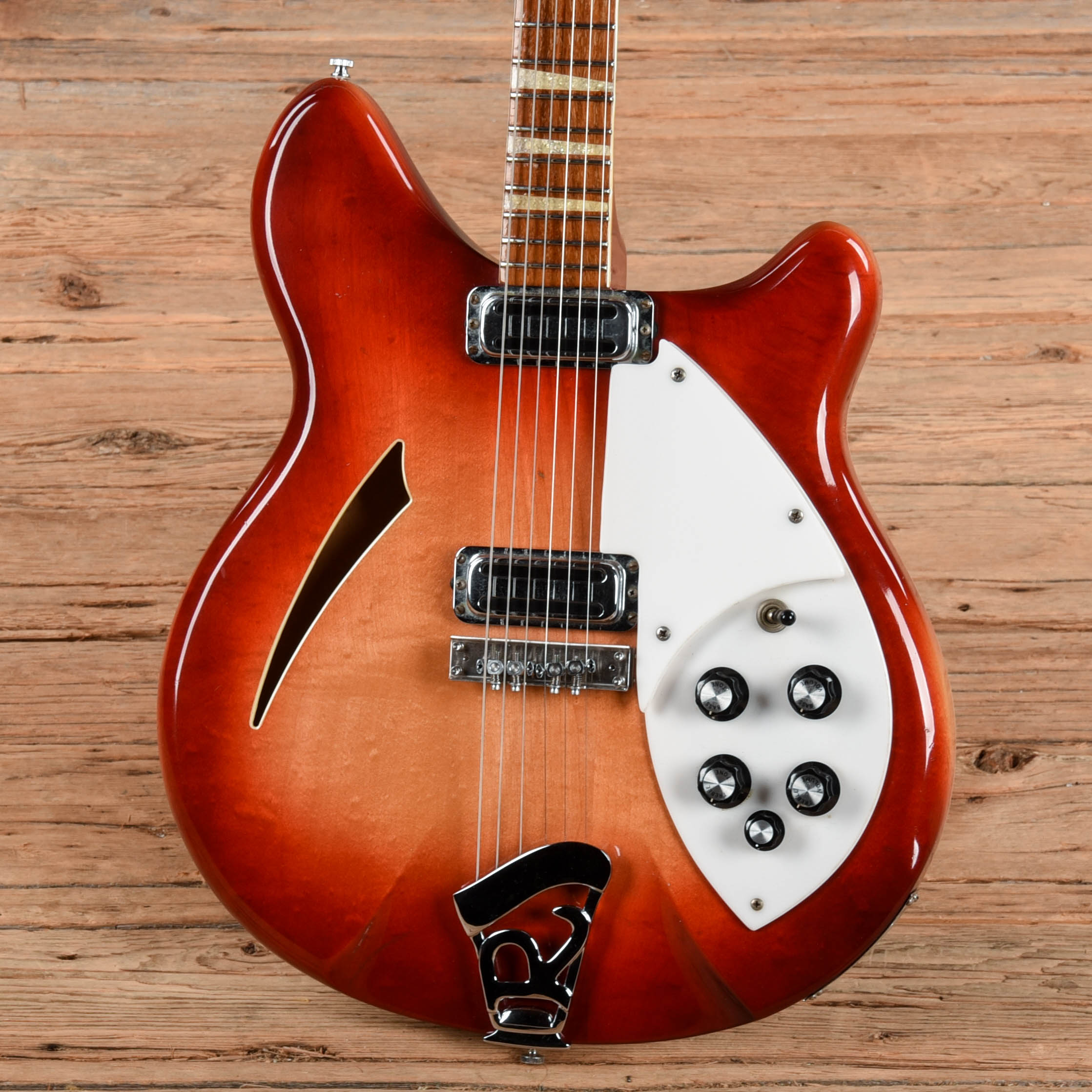 Rickenbacker 360 Fireglo 1966 – Chicago Music Exchange