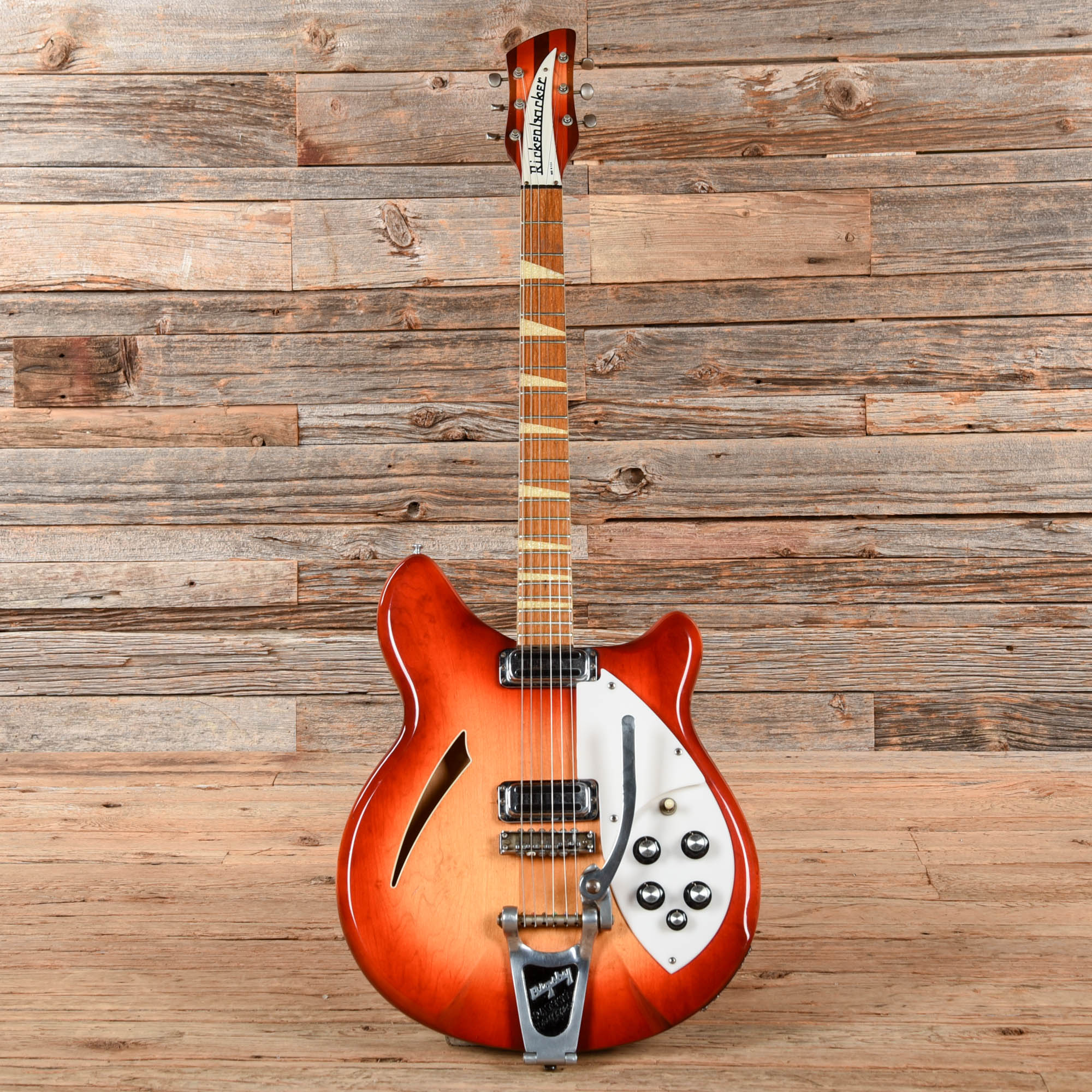 Rickenbacker 360 Fireglo 1966 – Chicago Music Exchange