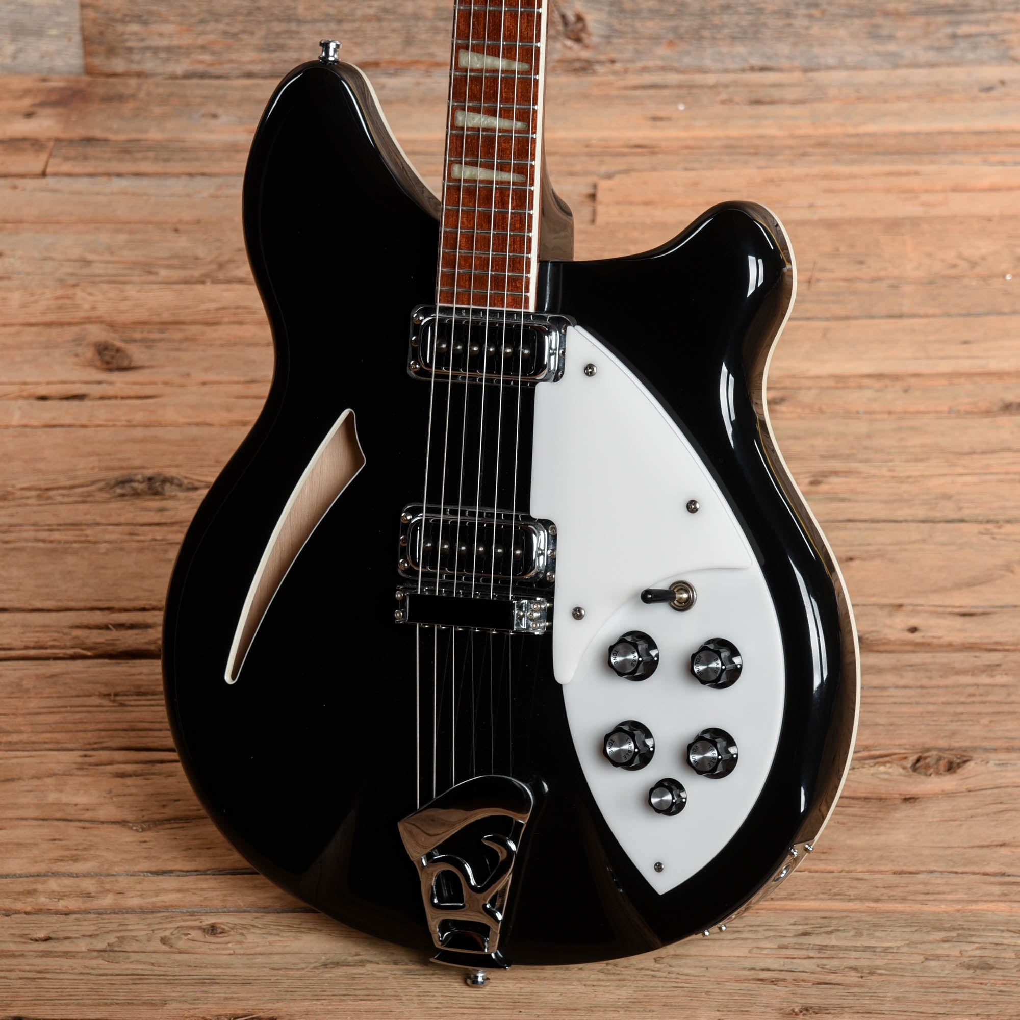 Rickenbacker 360 Jetglo 2005 Electric Guitars / Semi-Hollow