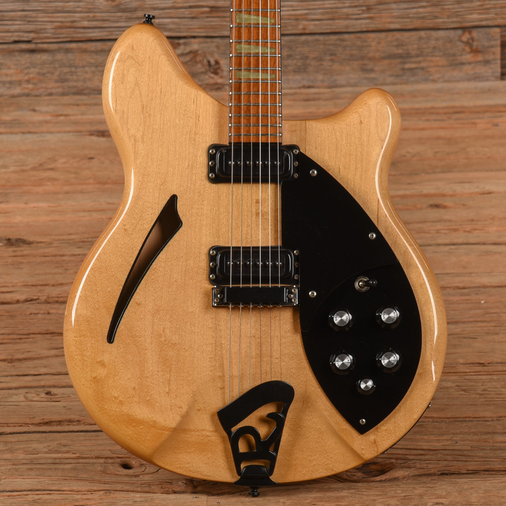 Rickenbacker 360 Mapleglo 1989 Electric Guitars / Semi-Hollow