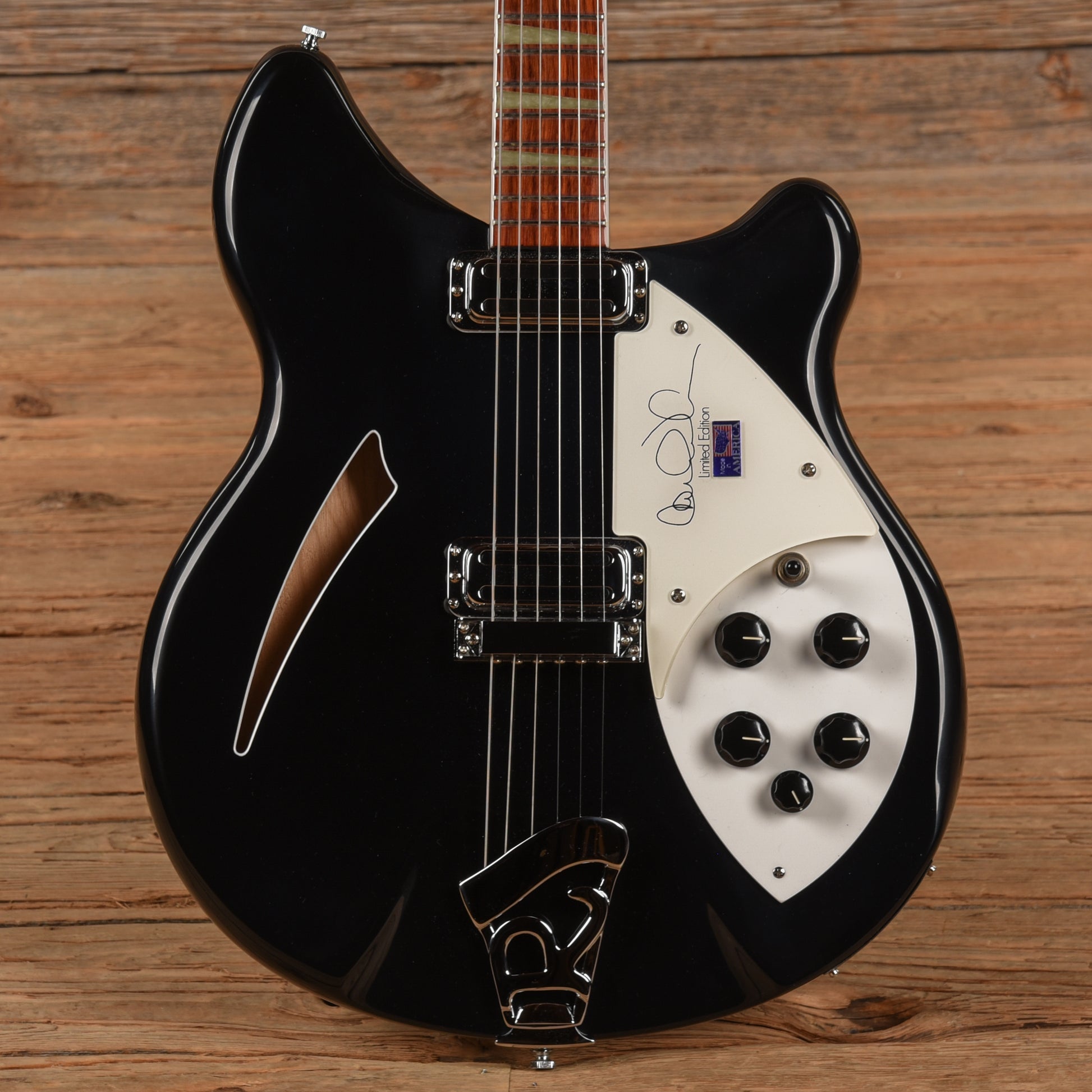Rickenbacker 360CW Jetglo 2000 Electric Guitars / Semi-Hollow