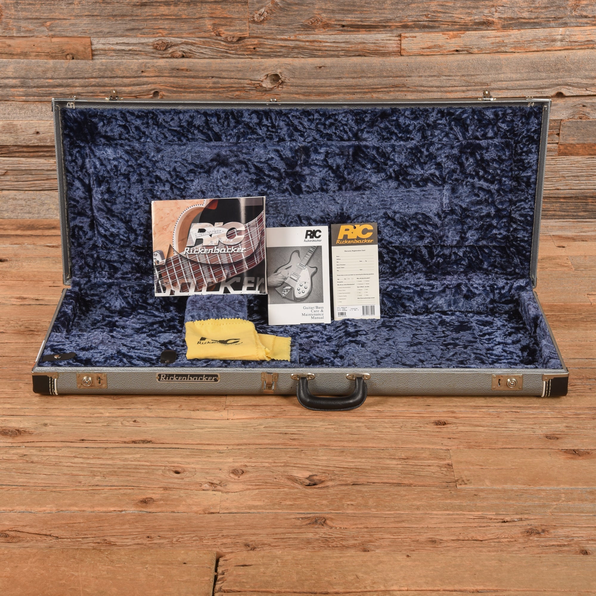 Rickenbacker 370/12 Jetglo 2003 Electric Guitars / Semi-Hollow