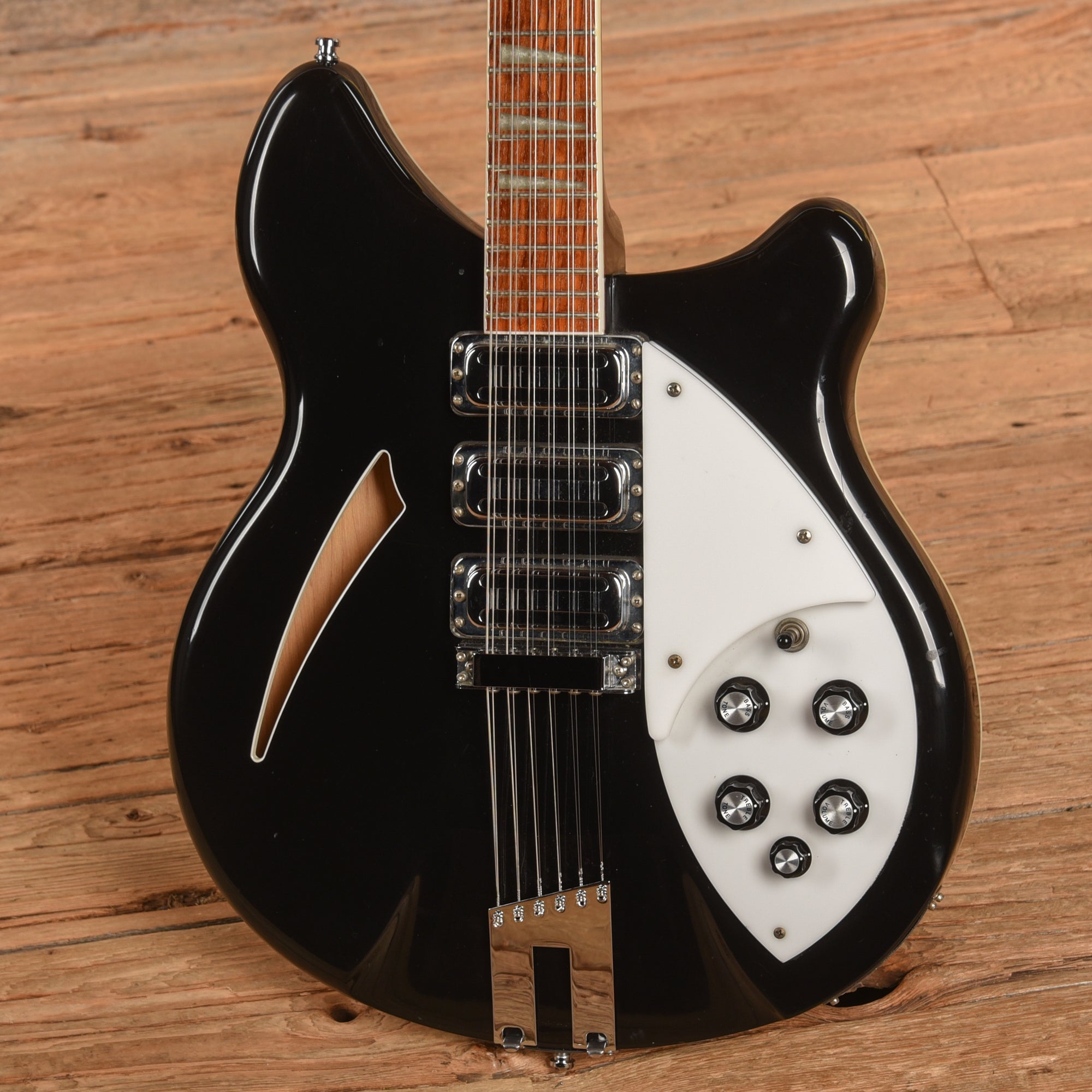 Rickenbacker 370/12 Jetglo 2003 Electric Guitars / Semi-Hollow