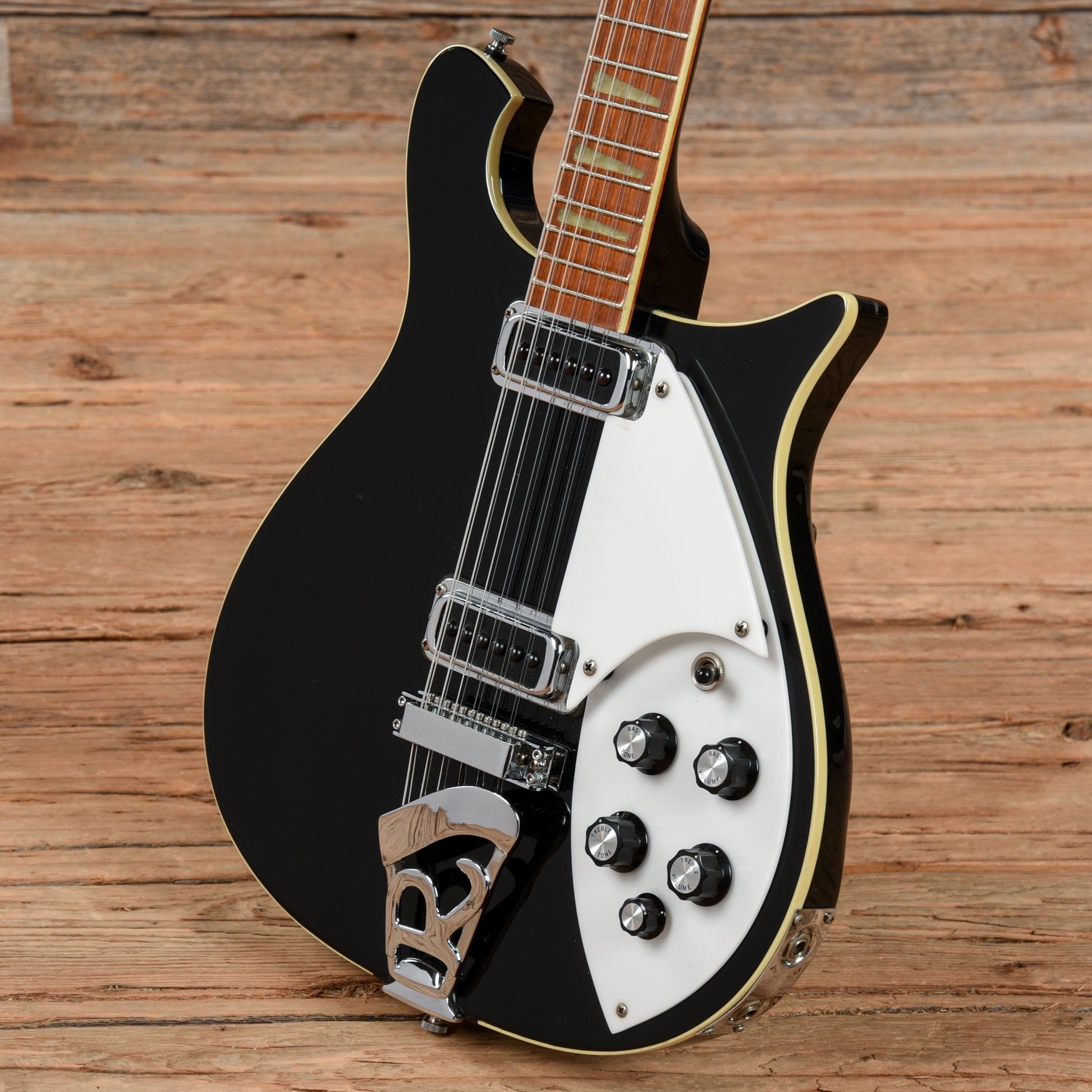 Rickenbacker 320-12 Jetglo 1988 Electric Guitars / Solid Body