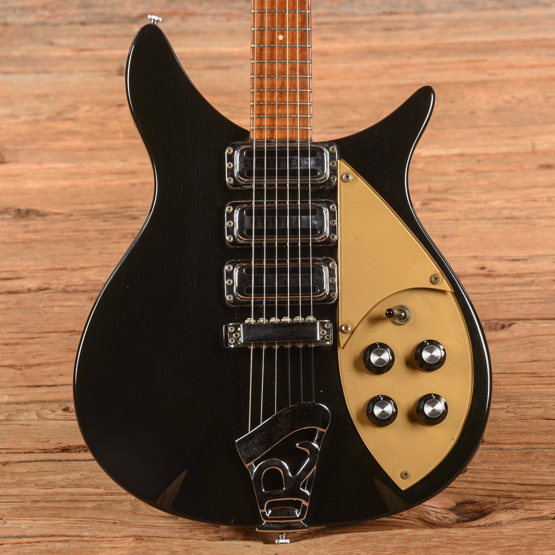 Rickenbacker 320 Jetglo 1982 Electric Guitars / Solid Body