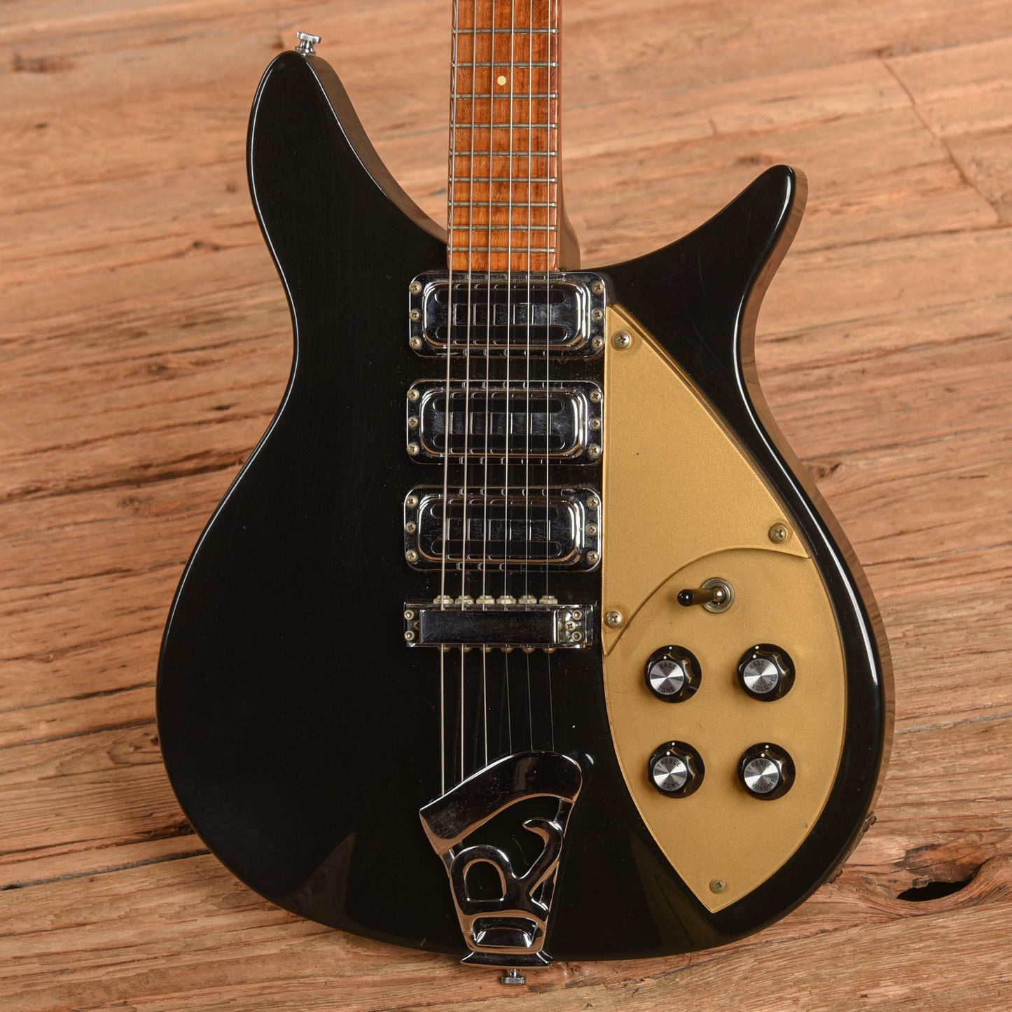 Rickenbacker 320 Jetglo 1982 Electric Guitars / Solid Body