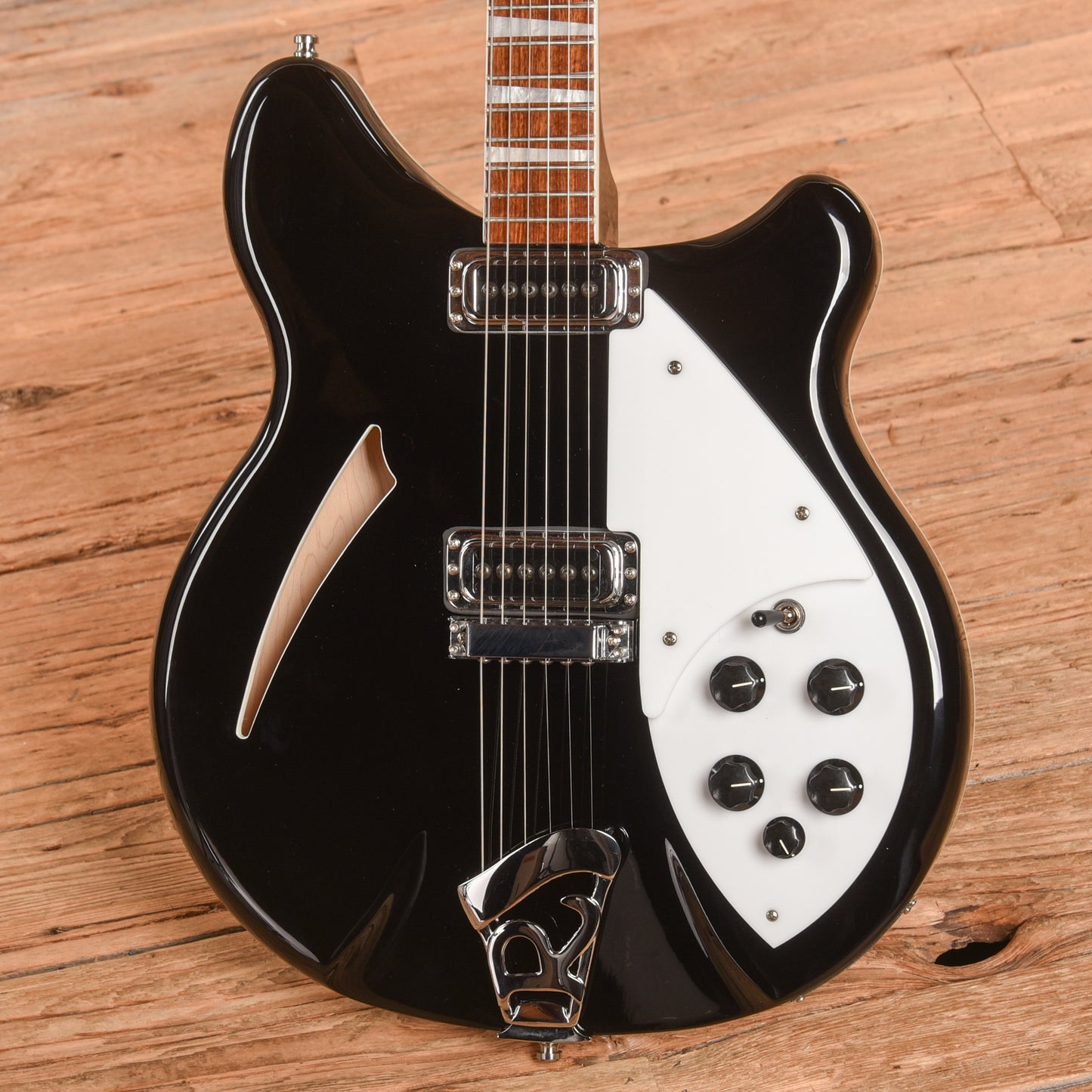 Rickenbacker 360 Jetglo 2024 Electric Guitars / Solid Body