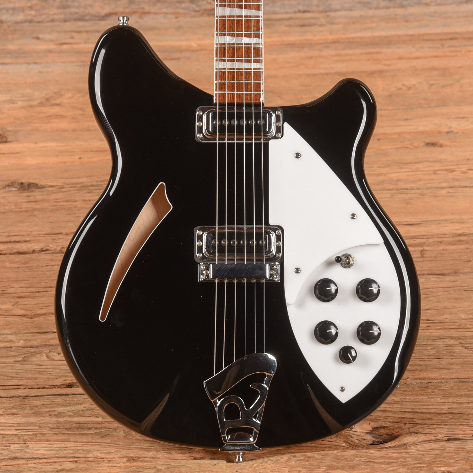 Rickenbacker 360 Jetglo 2024 Electric Guitars / Solid Body