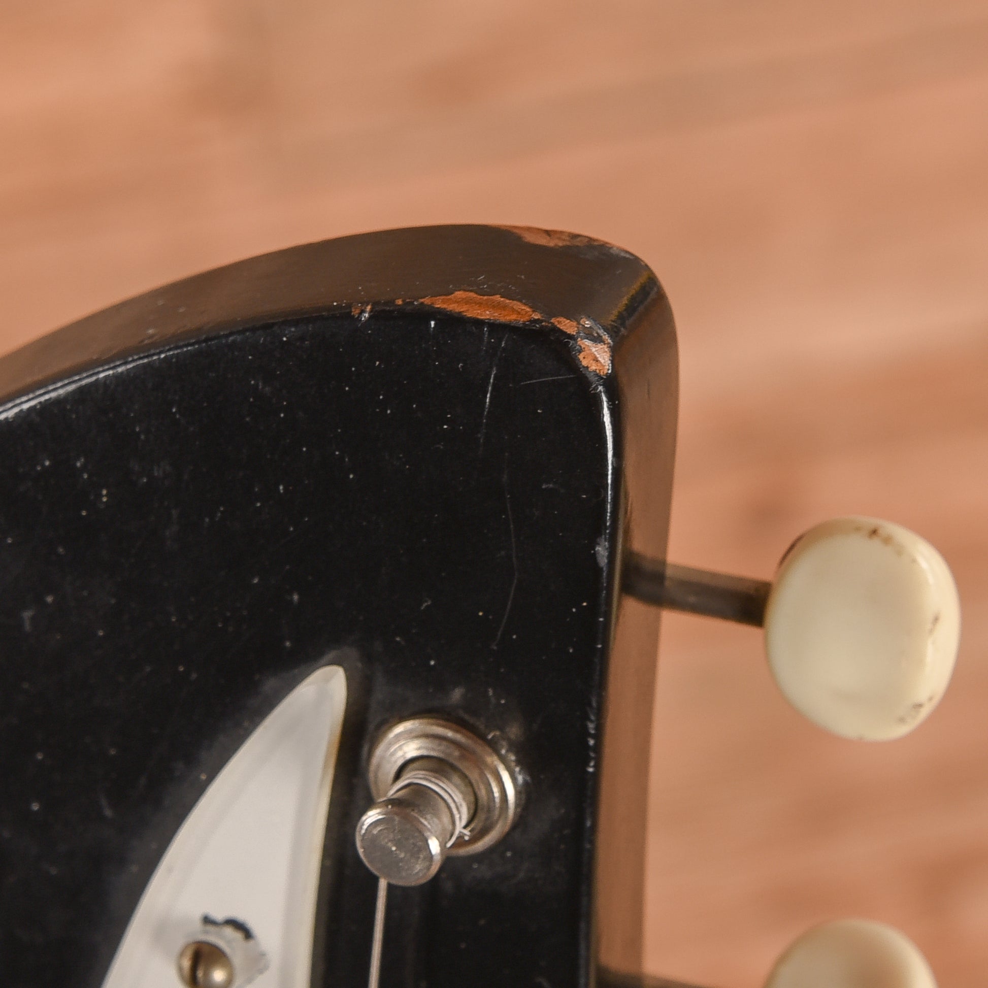 Rickenbacker 425 Jetglo 1964 Electric Guitars / Solid Body