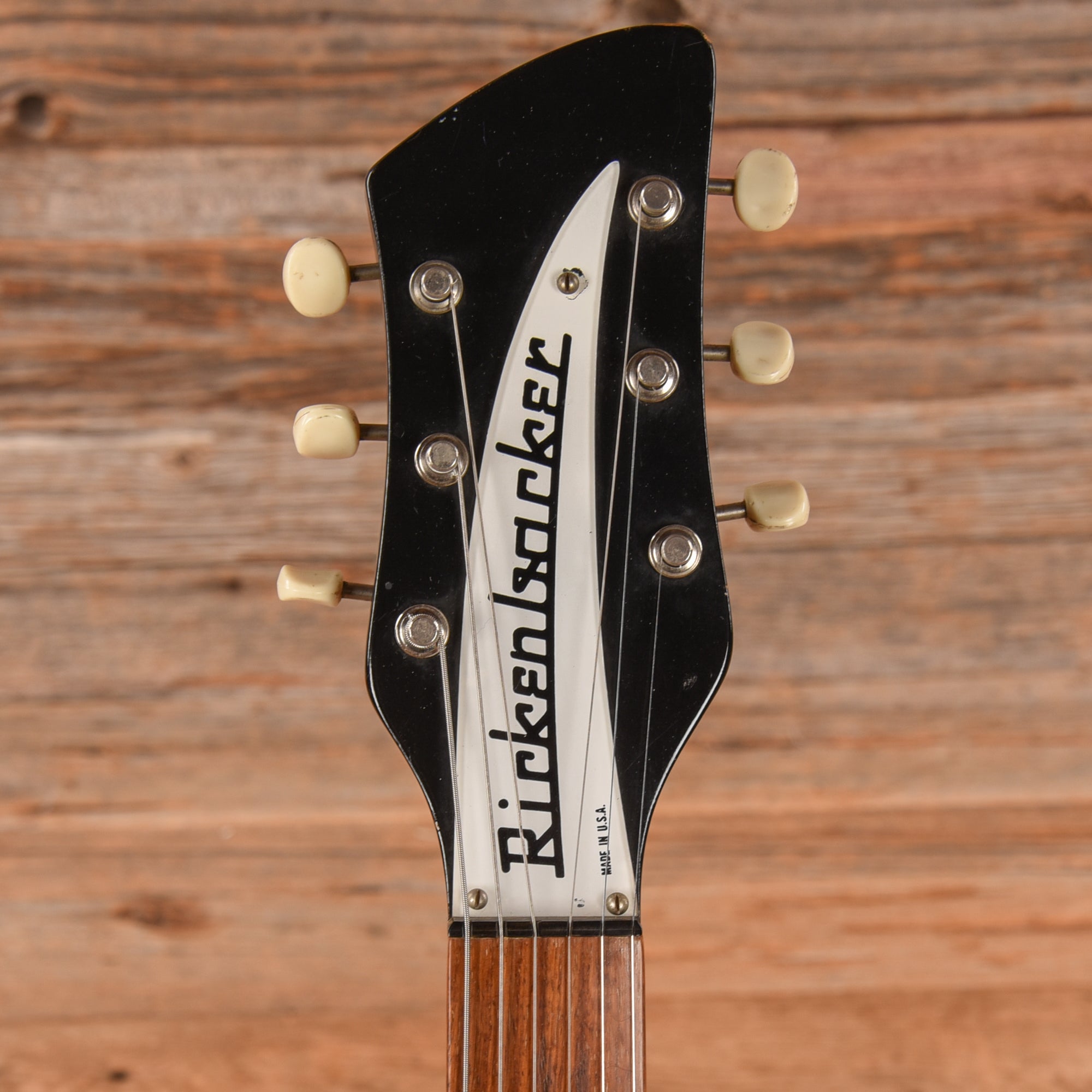 Rickenbacker 425 Jetglo 1964 Electric Guitars / Solid Body