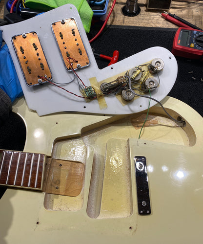Rickenbacker 481 White 1975 Electric Guitars / Solid Body