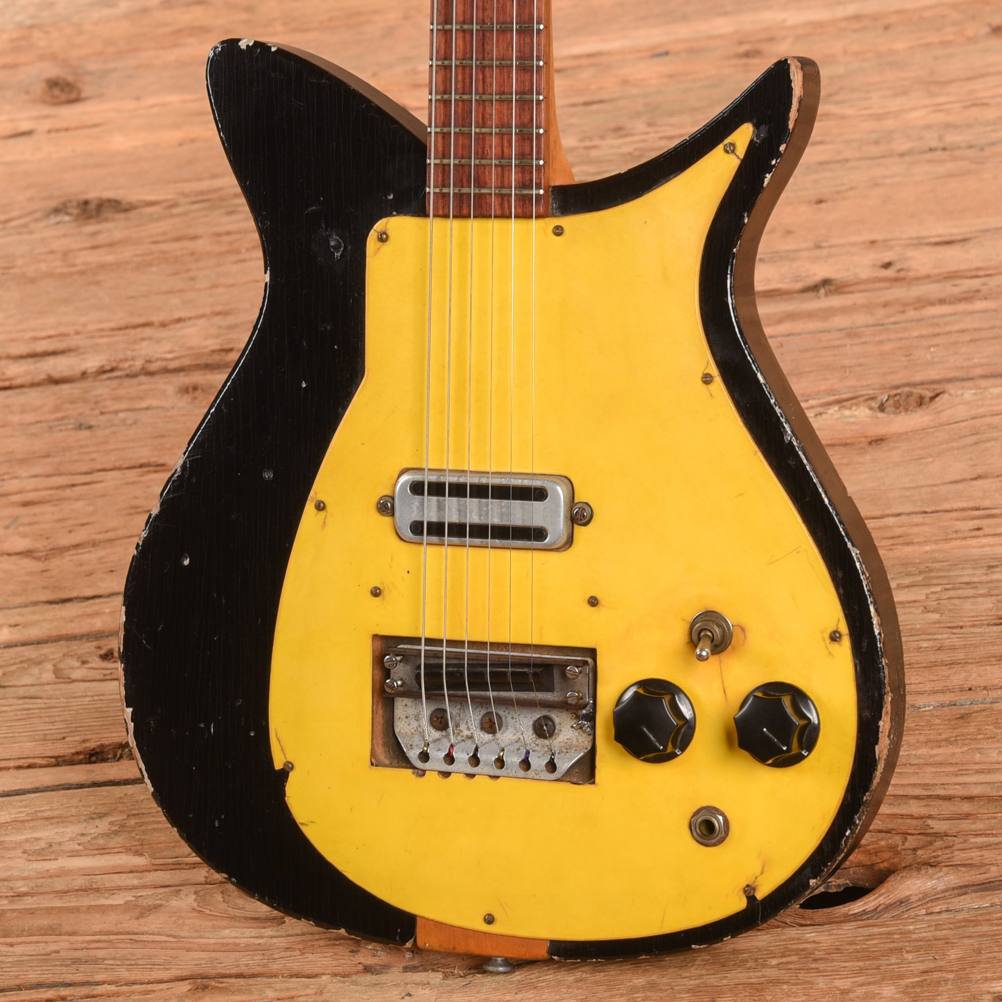 Rickenbacker Model 1000 Jetglo 1957 Electric Guitars / Solid Body