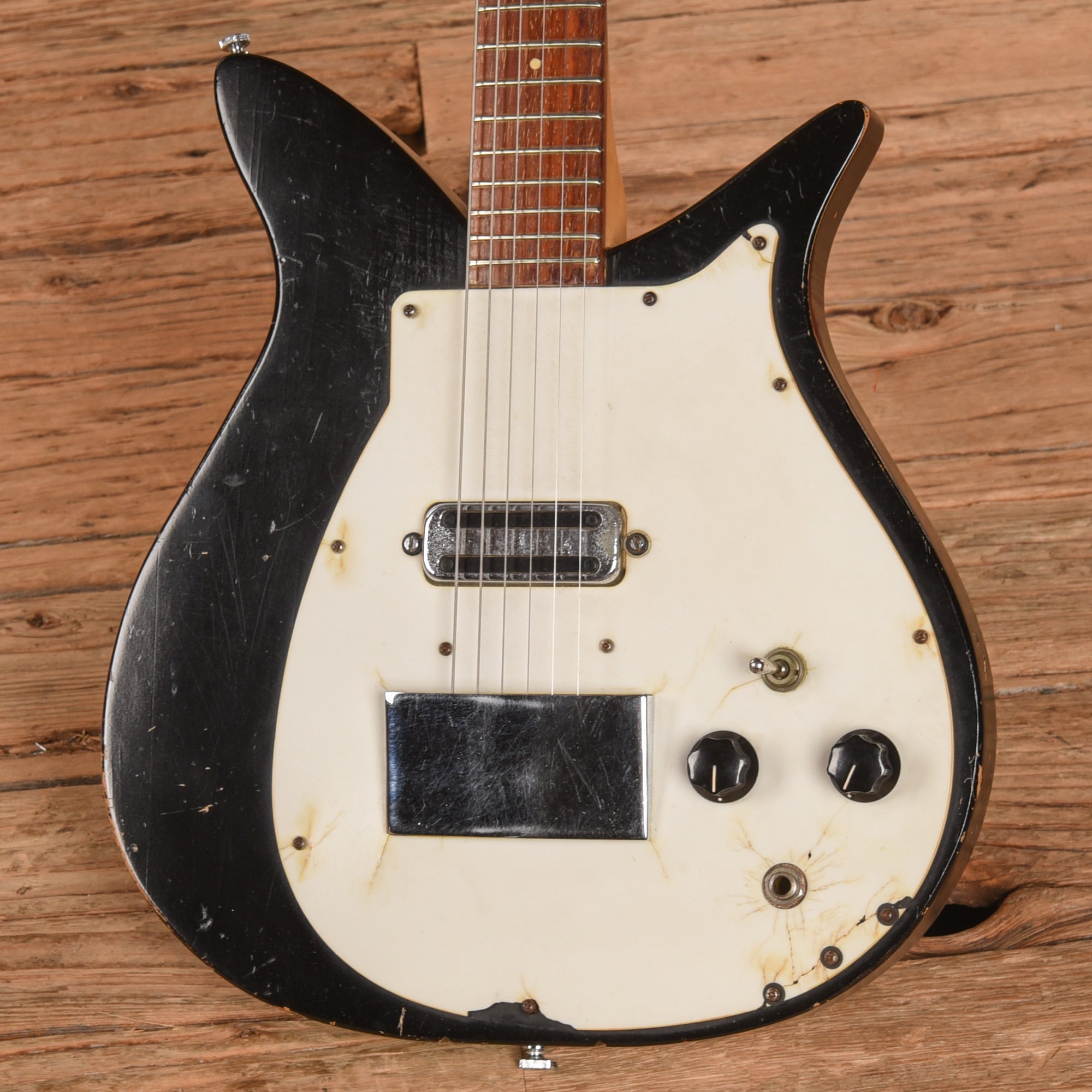 Rickenbacker Model 1000 Jetglo 1960 Electric Guitars / Solid Body