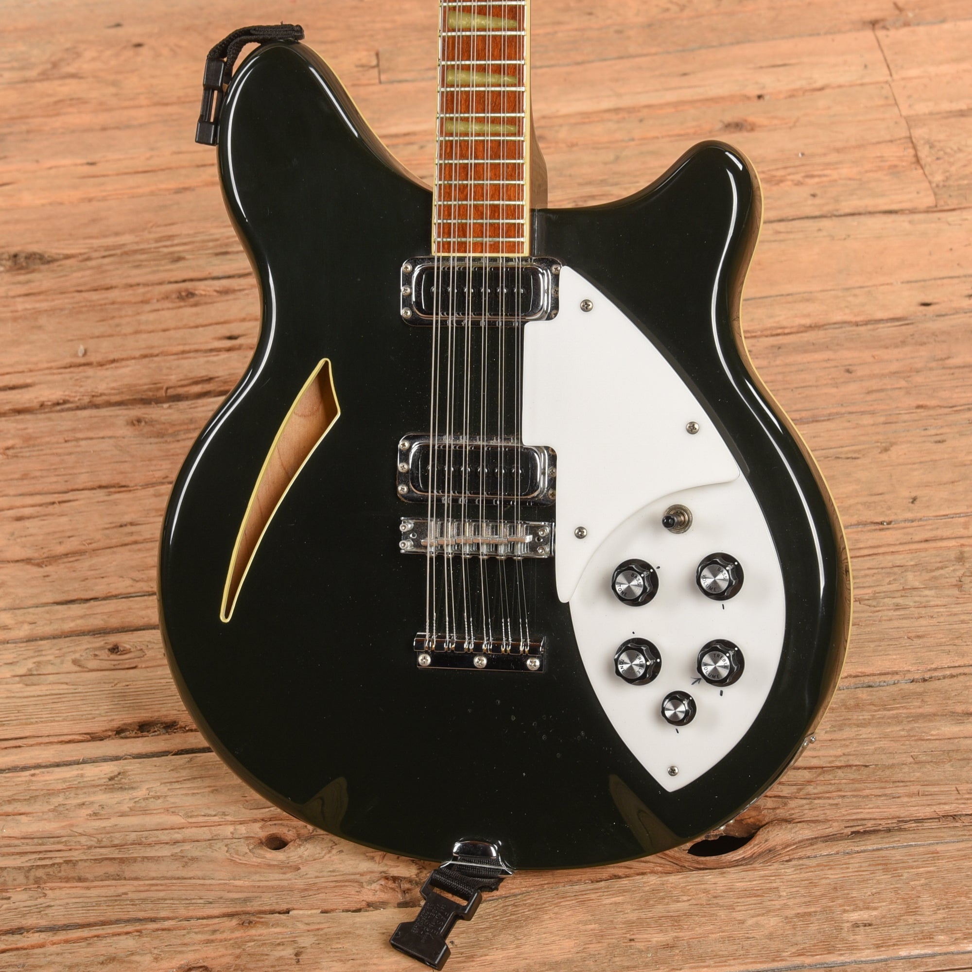 Rickenbacker 360-12 Jetglo 1980