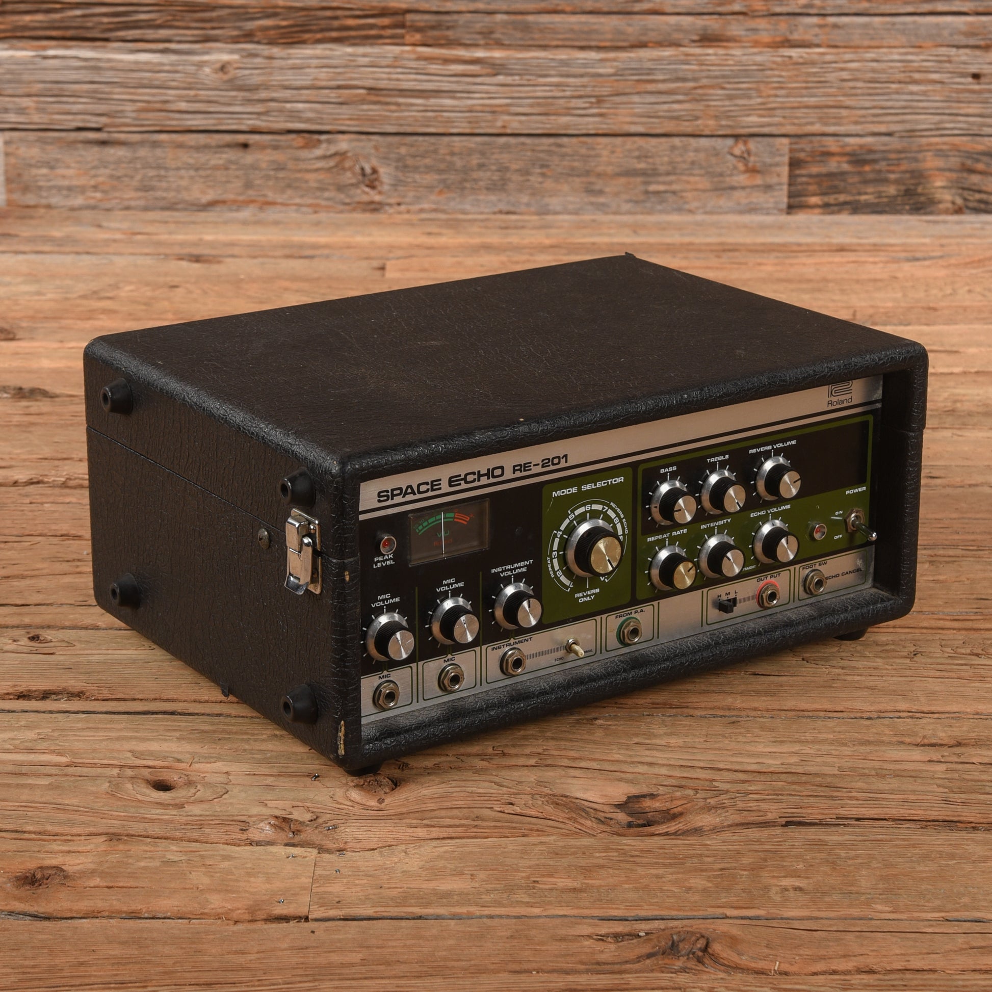 Roland RE-201 Space Echo  1970s Effects and Pedals / Delay