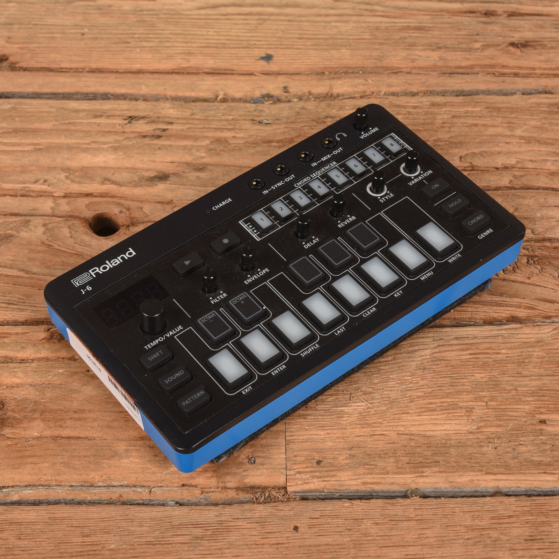 Roland J-6 AIRA Compact Chord Synthesizer Keyboards and Synths / Workstation Keyboards