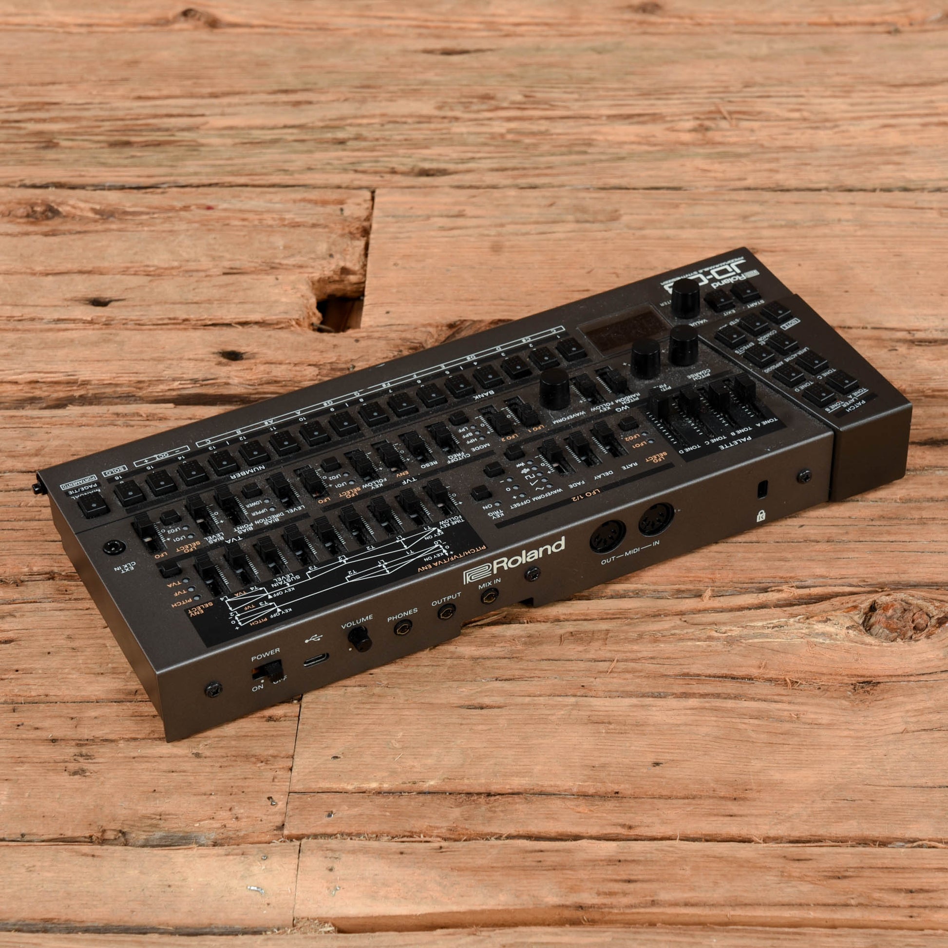 Roland JD-08 Boutique Keyboards and Synths / Workstation Keyboards