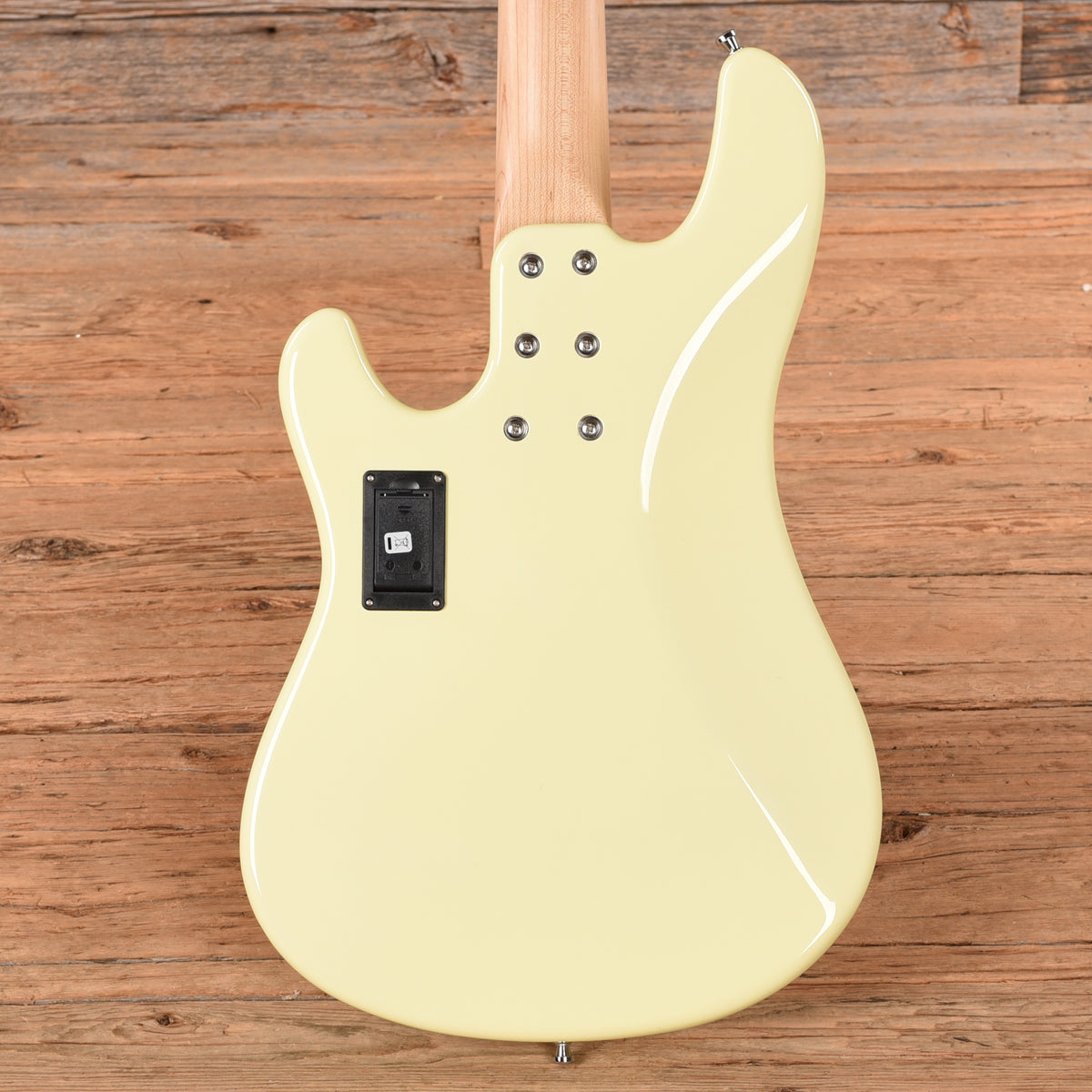 Sandberg Greenline VS4 Short Scale Creme High Gloss Bass Guitars