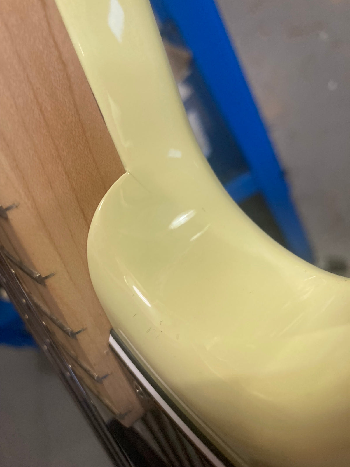 Sandberg Greenline VS4 Short Scale Creme High Gloss Bass Guitars