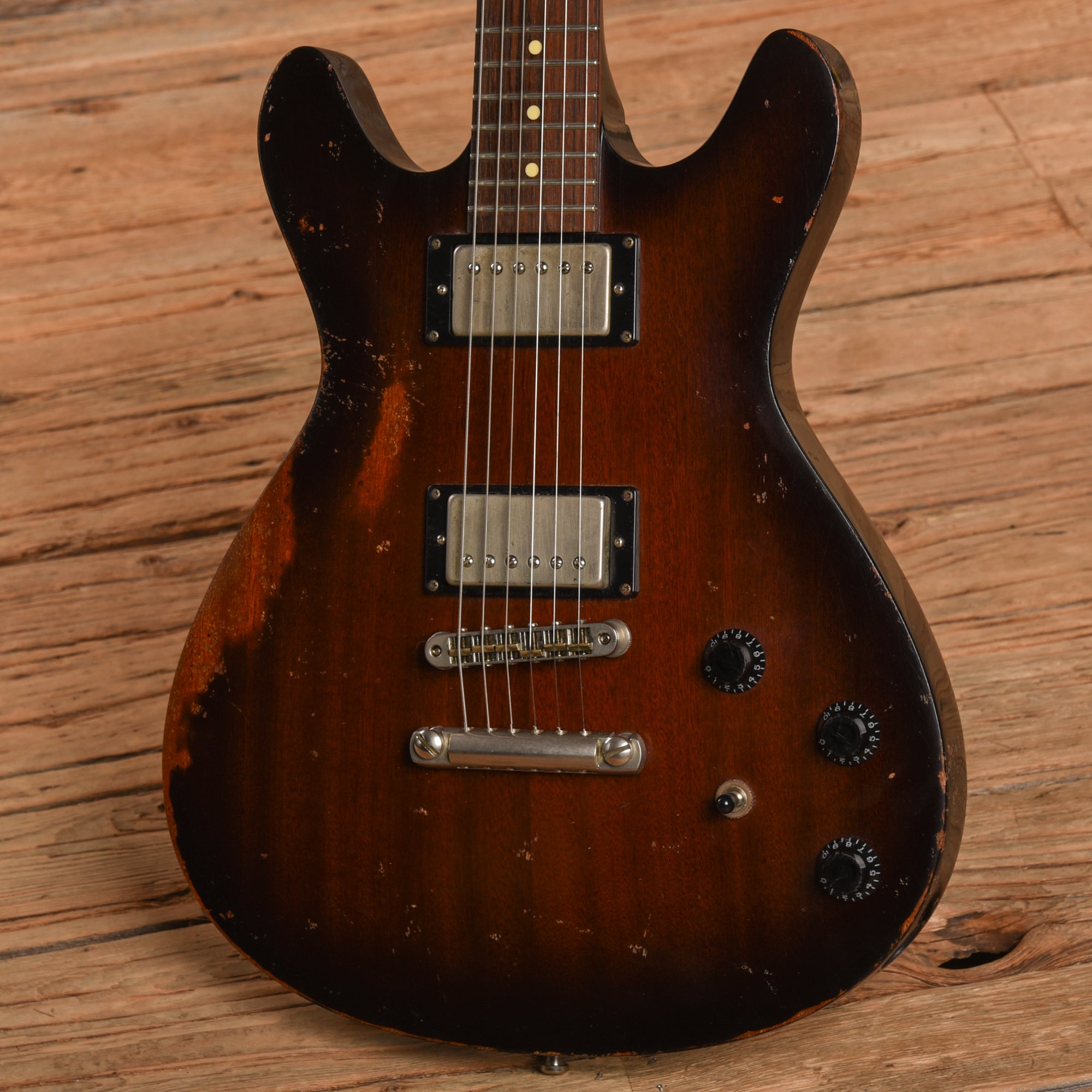 Sandberg Florence Guitar Aged Sunburst Electric Guitars / Solid Body