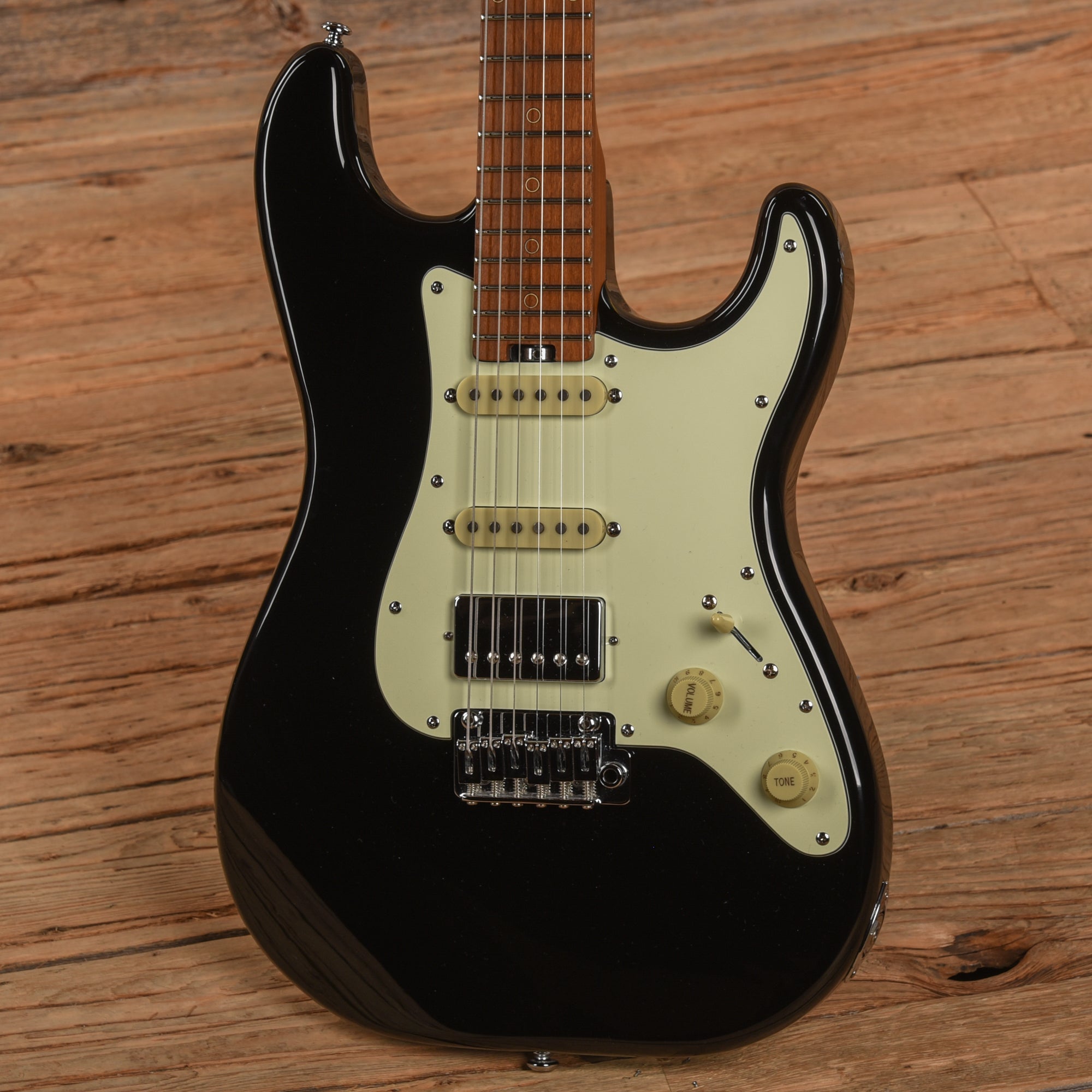 Schecter Nick Johnston Traditional HSS Black 2021 – Chicago Music