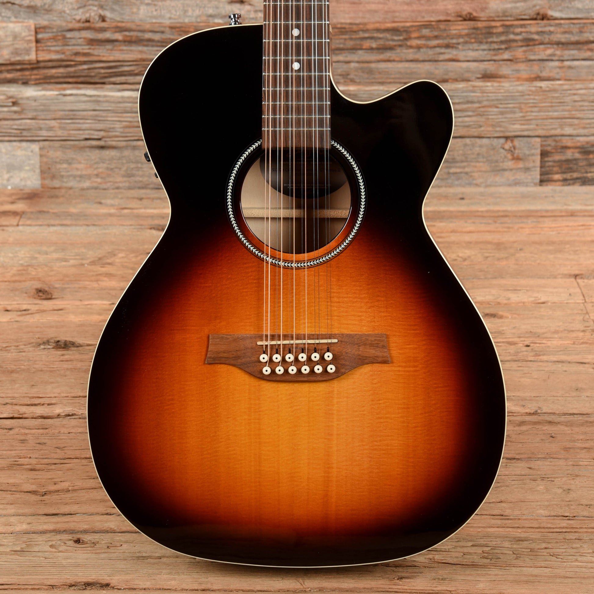 Seagull S12 CH CW Spruce GT Presys II Sunburst Acoustic Guitars