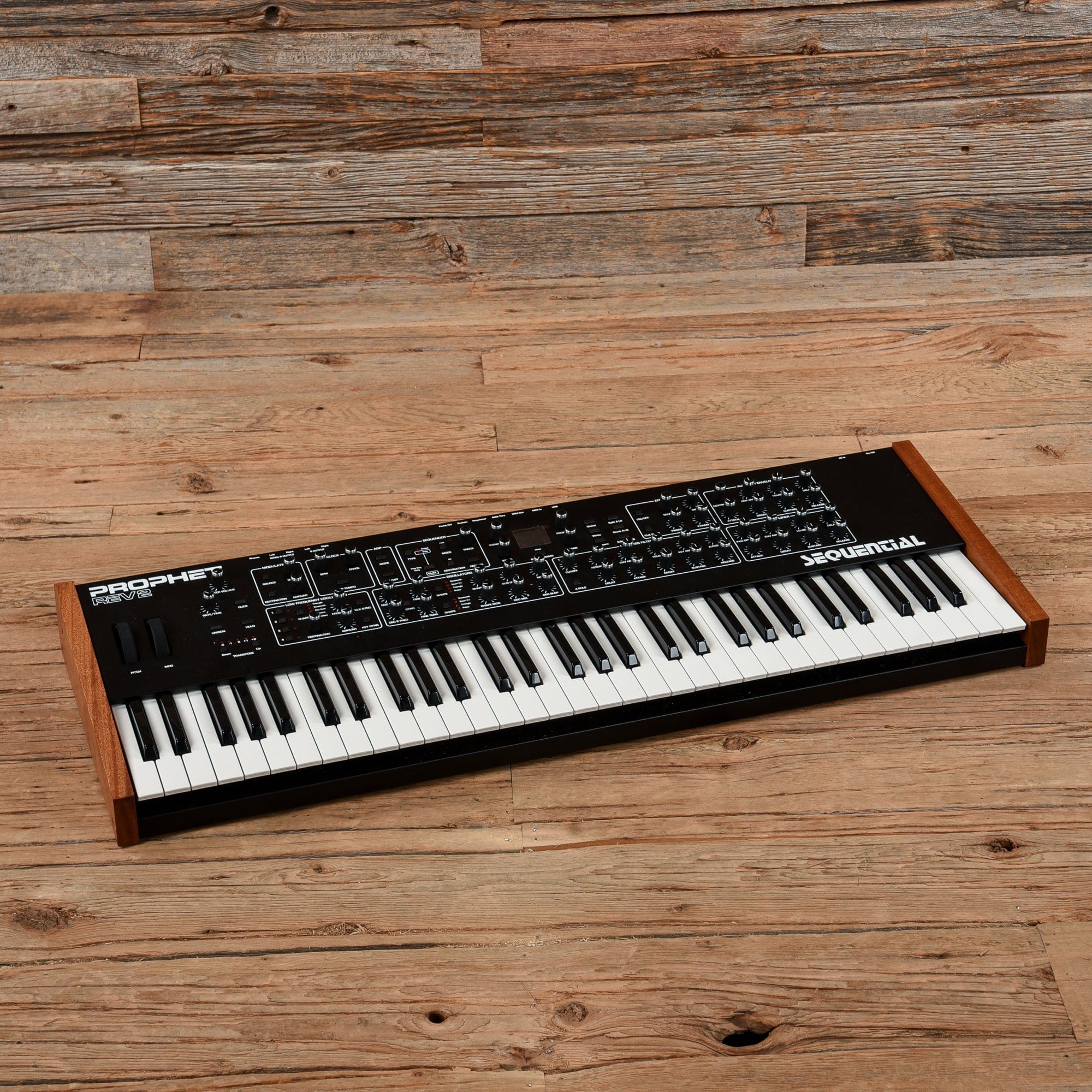 Propet Rv2 Sequential Circuits Prophet Rev 2 61-Key 16-Voice Polyphonic Synthesiz ...