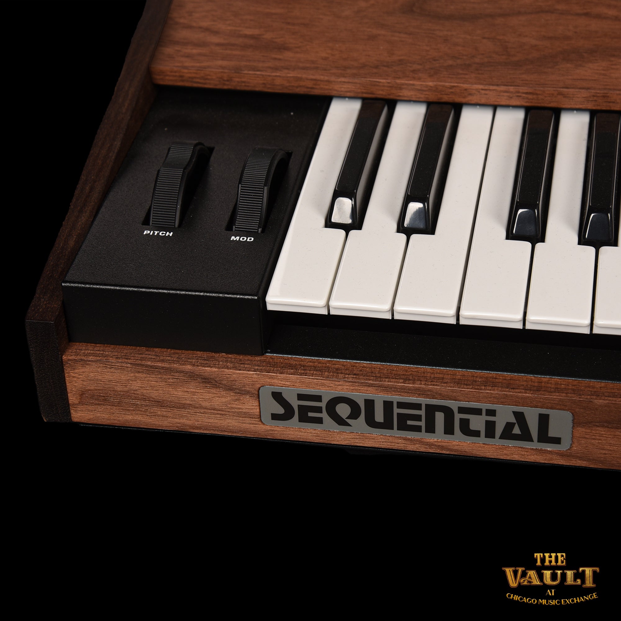 Sequential Prophet-5 Polyphonic Analog Synthesizer Keyboards and Synths / Synths / Analog Synths
