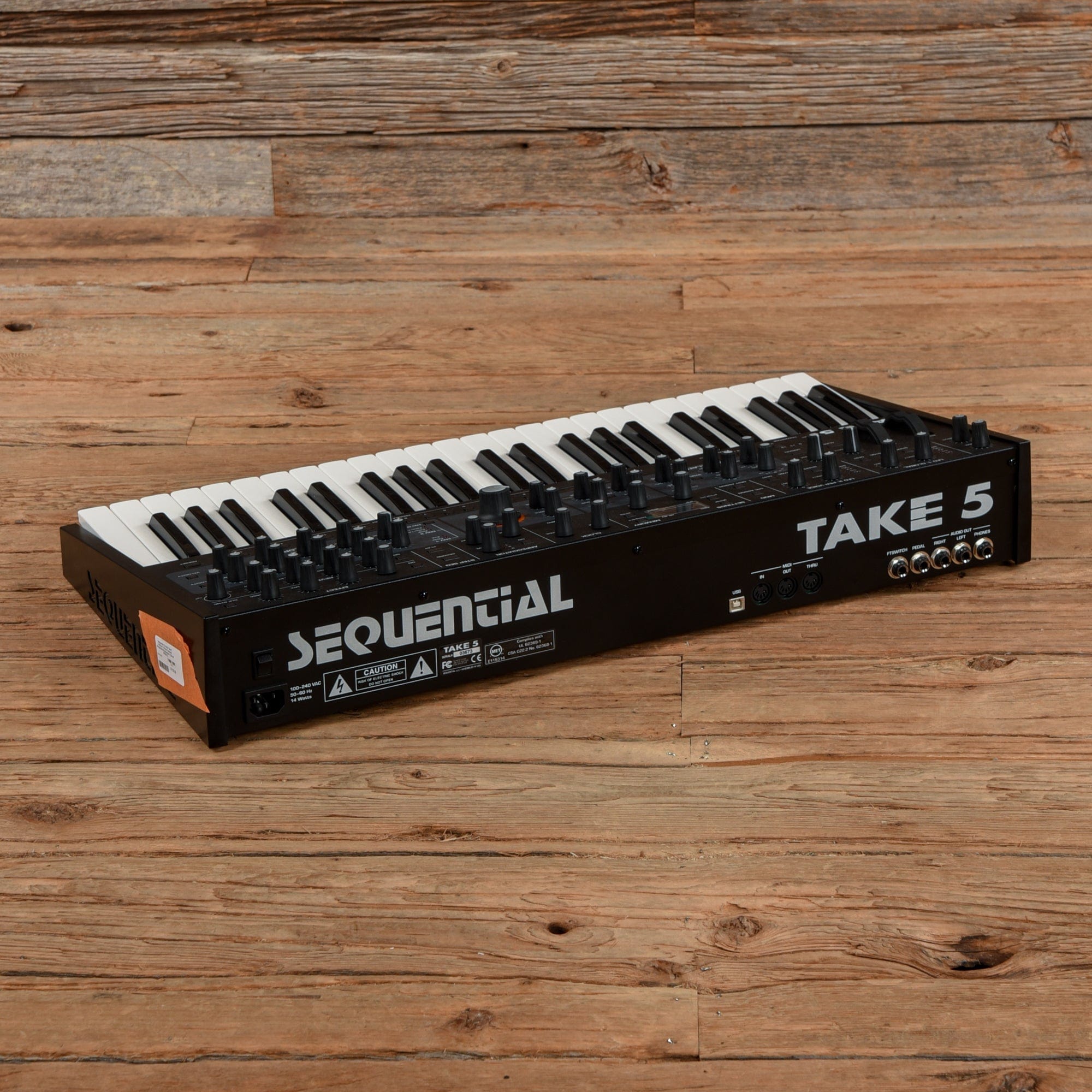 Sequential Circuits Take 5 44-Key 5-Voice Compact Polyphonic Synthesizer