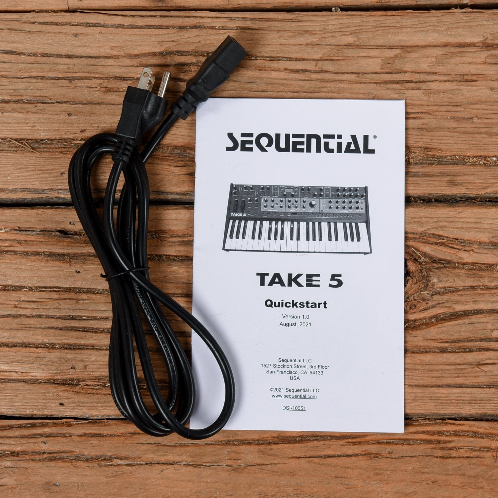 Sequential Circuits Take 5 44-Key 5-Voice Compact Polyphonic Synthesizer