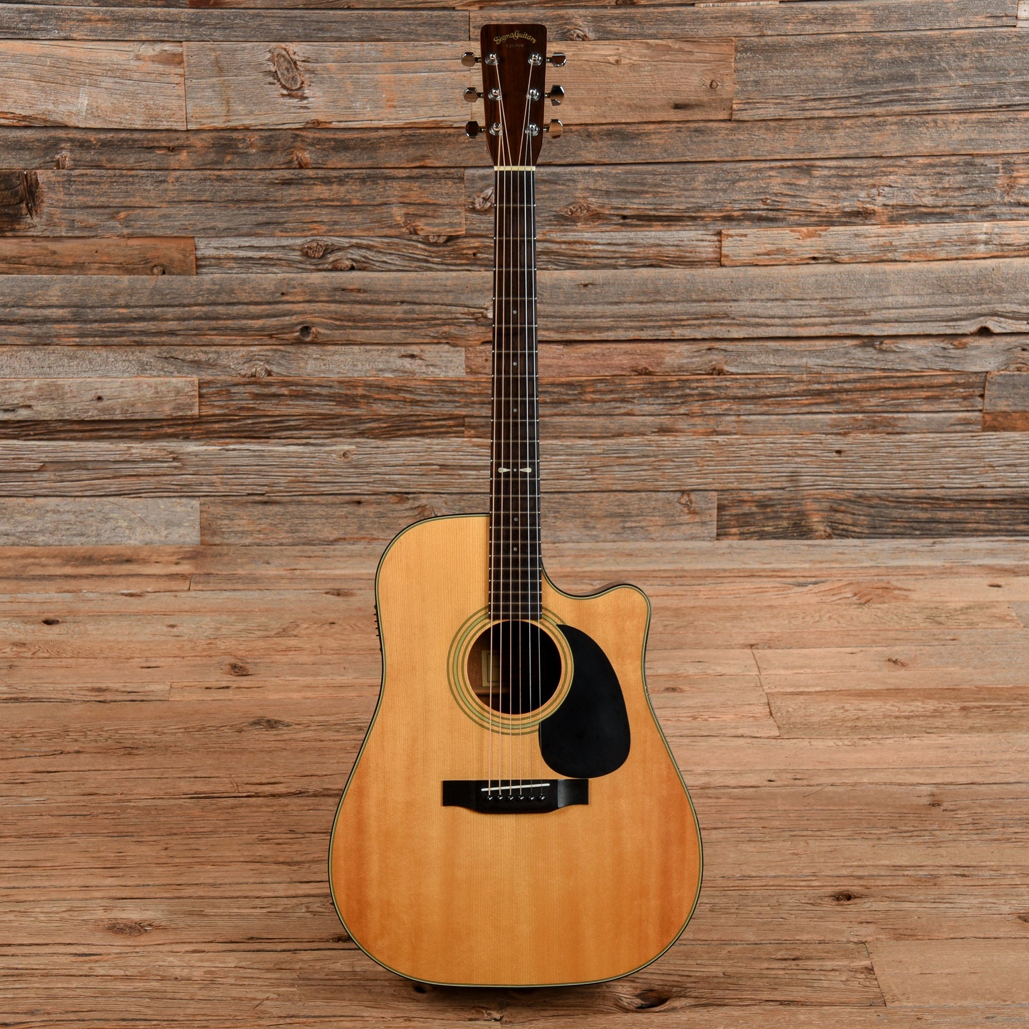 Sigma DM-40 Natural Acoustic Guitars / Dreadnought