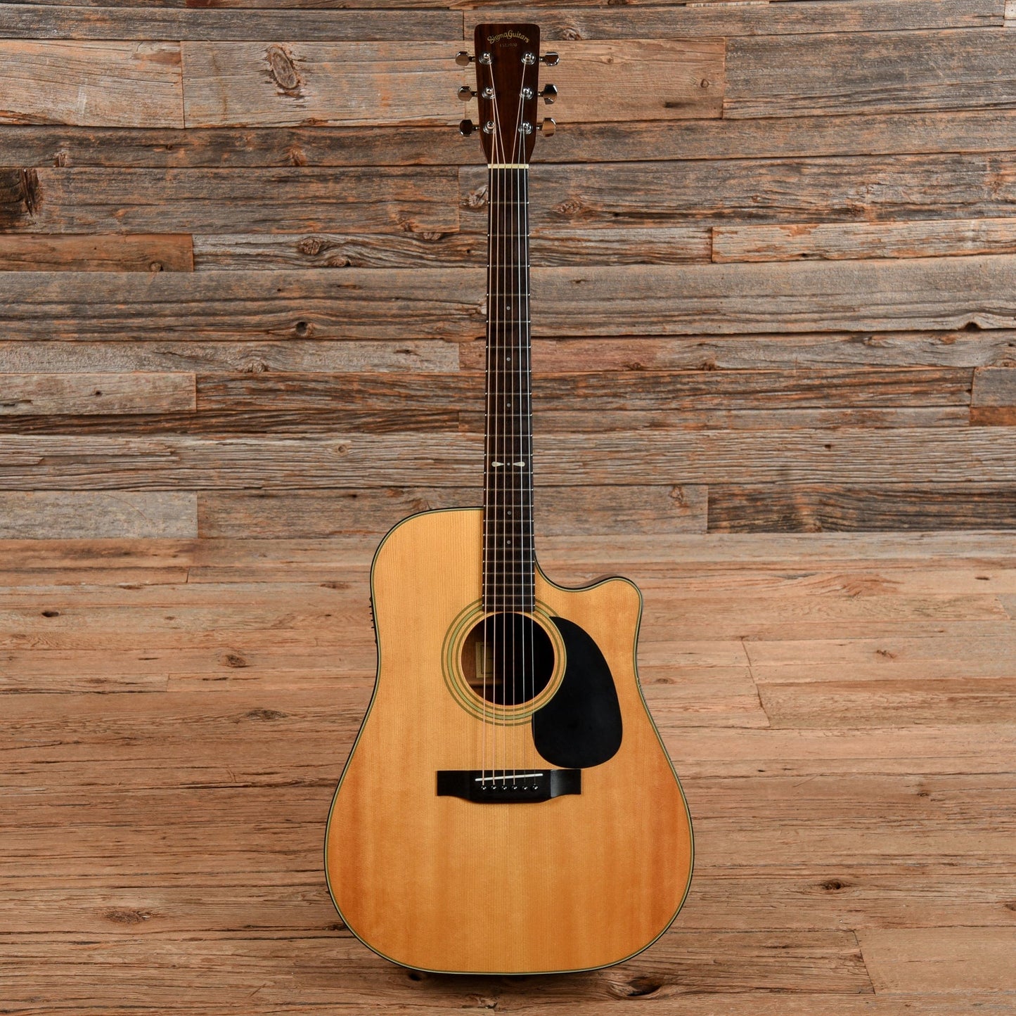 Sigma DM-40 Natural Acoustic Guitars / Dreadnought