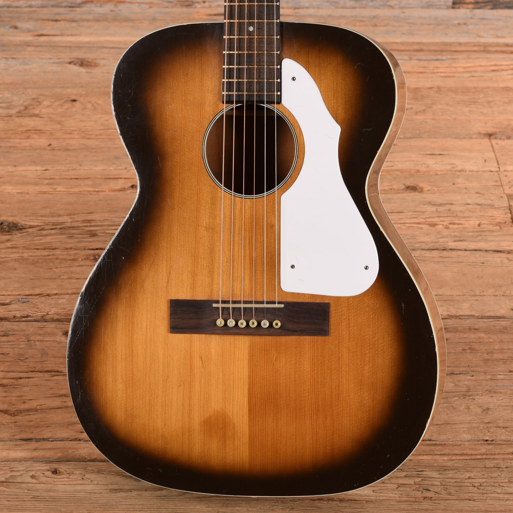 Silvertone H621 Sunburst 1965 Acoustic Guitars