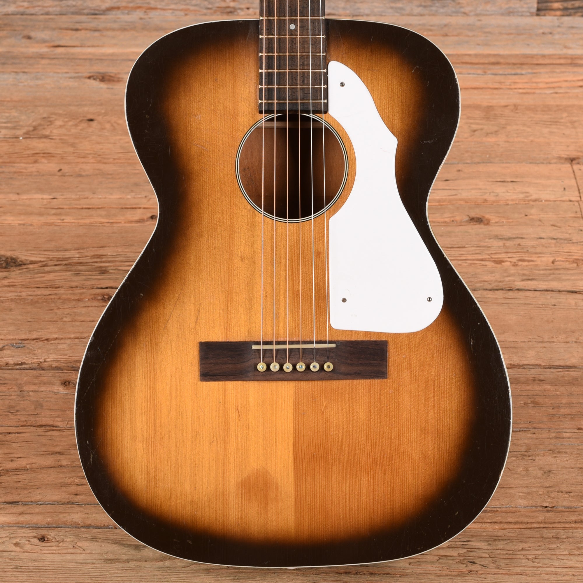 Silvertone H621 Sunburst 1965 Acoustic Guitars