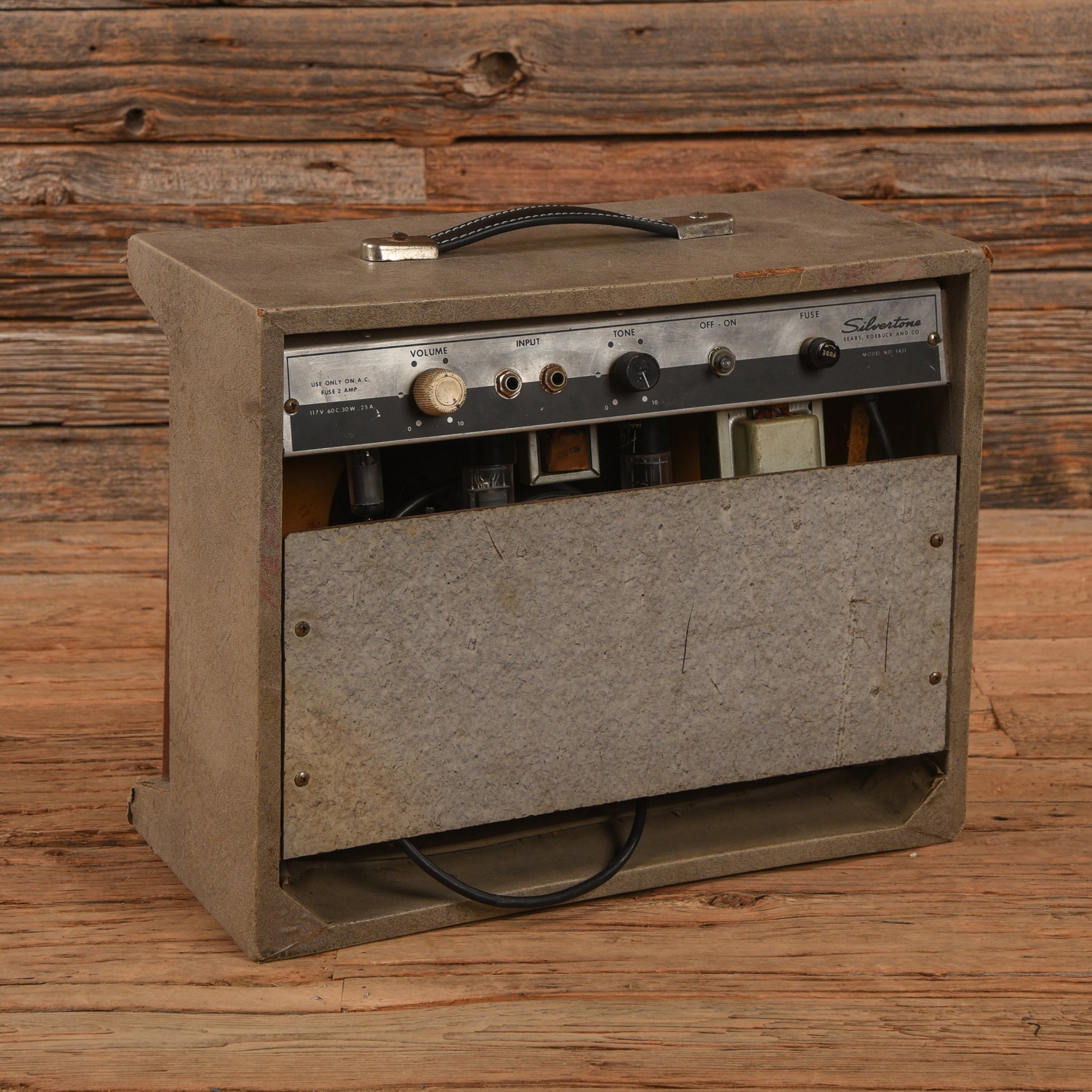Silvertone 1431 5-Watt 1x8" Guitar Combo  1960s Amps / Guitar Amps / Guitar Cabinets