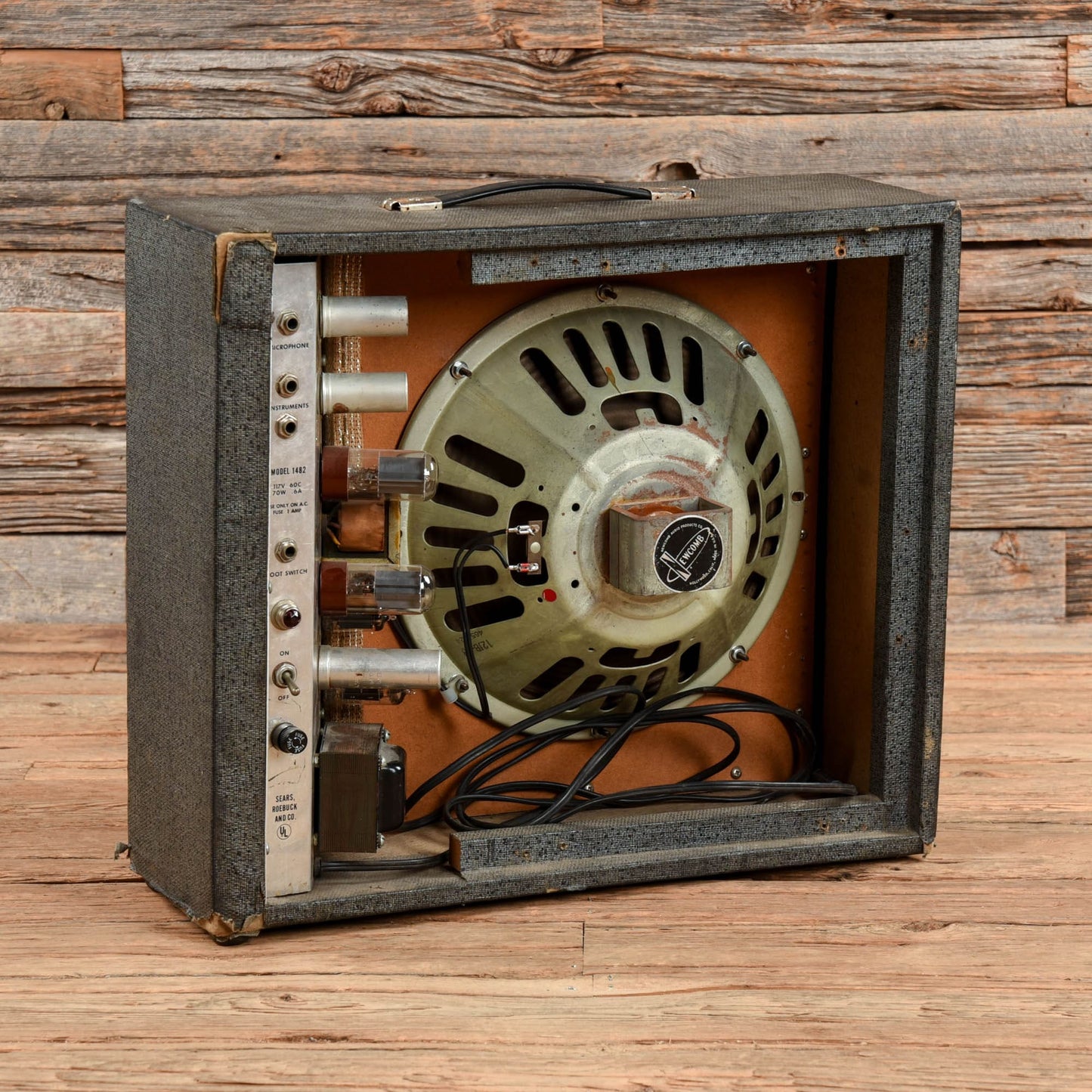 Silvertone Tube Amp  1967 Amps / Guitar Cabinets