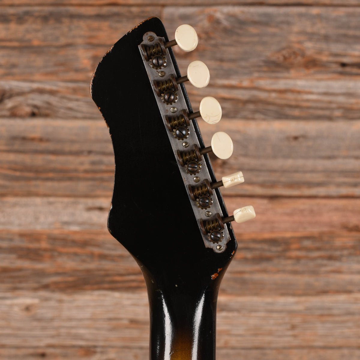 Silvertone 1449 Bobkat Sunburst 1966 Bass Guitars