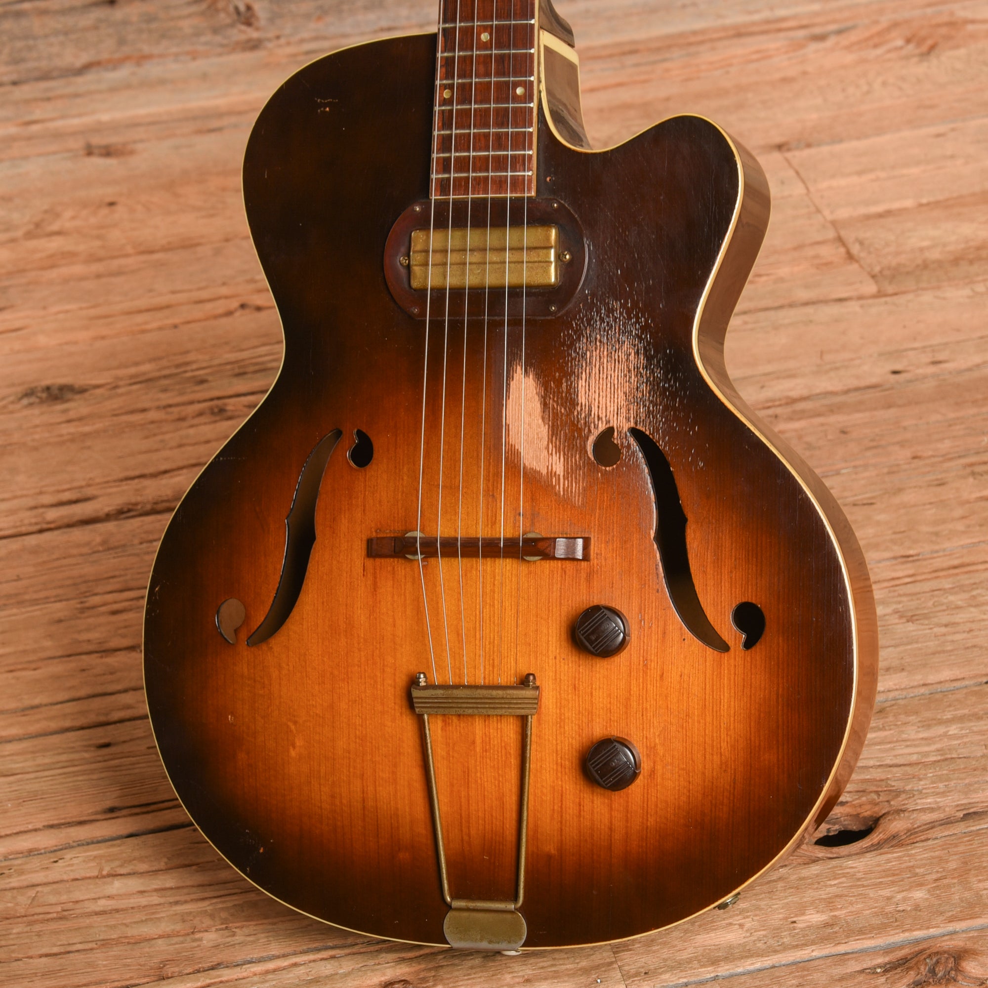 Silvertone H61 Hollowbody Sunburst 1955 Electric Guitars / Hollow Body