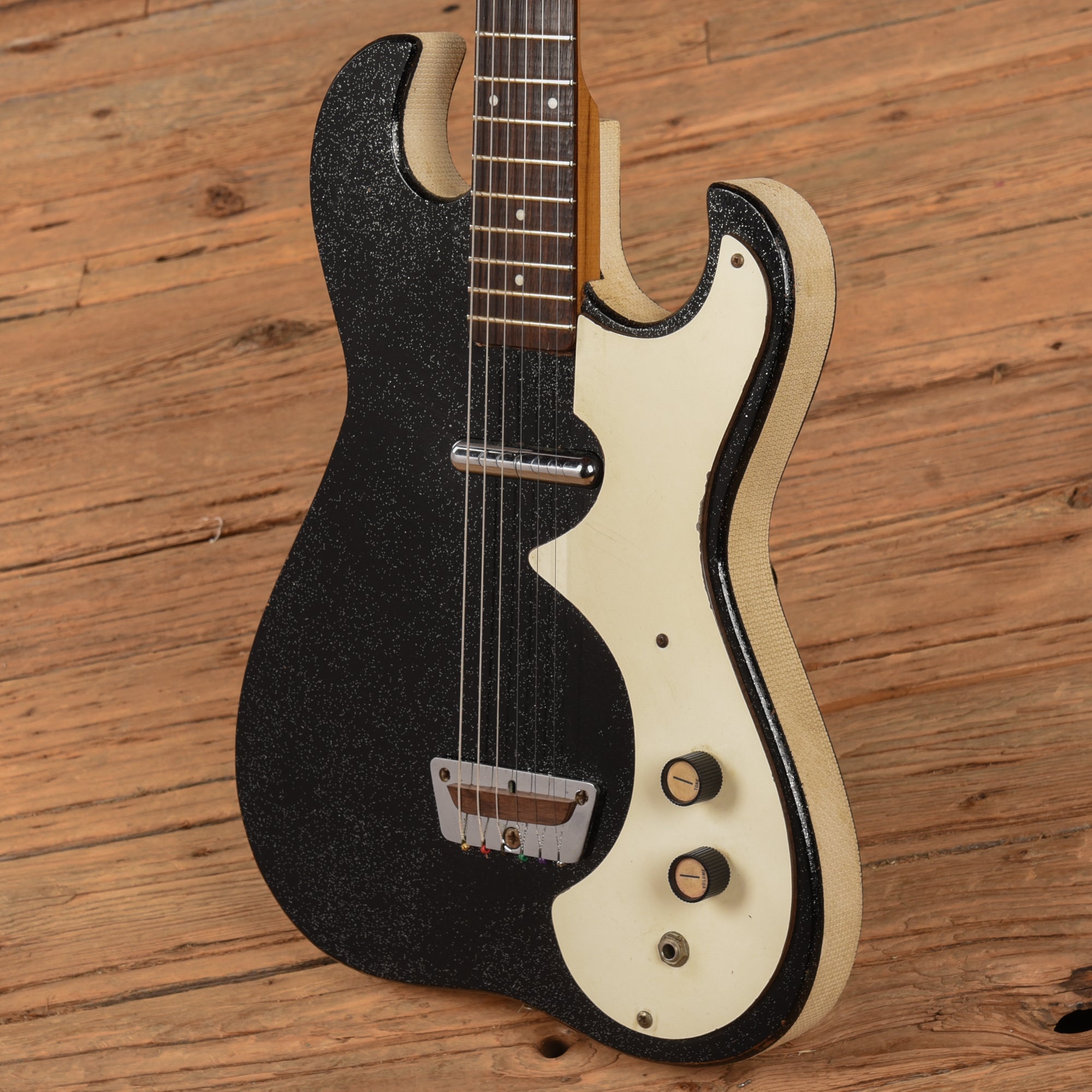 Silvertone 1448 w/ Amp in Case Black 1960s Electric Guitars / Semi-Hollow