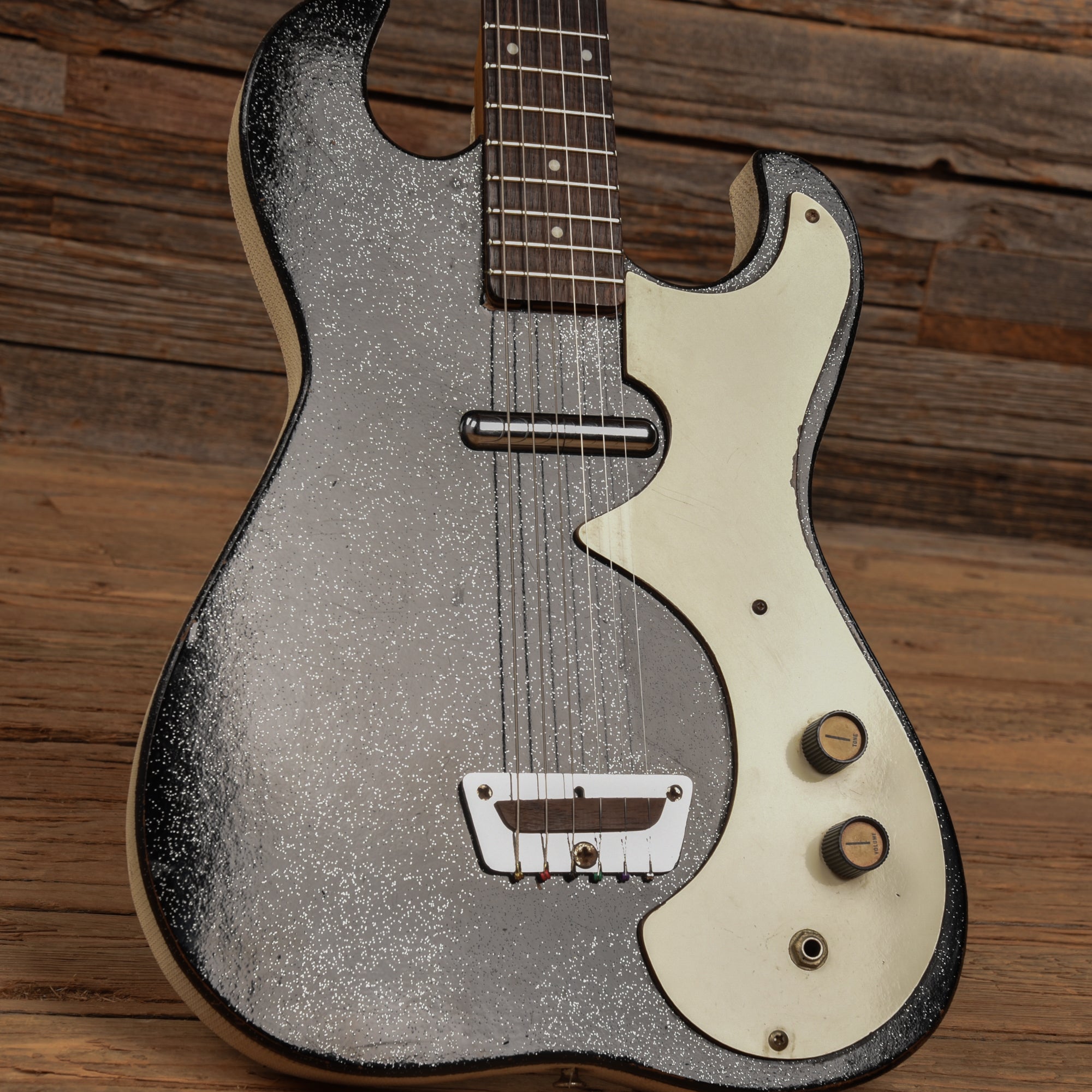 Silvertone 1448 w/ Amp in Case Black 1960s Electric Guitars / Semi-Hollow
