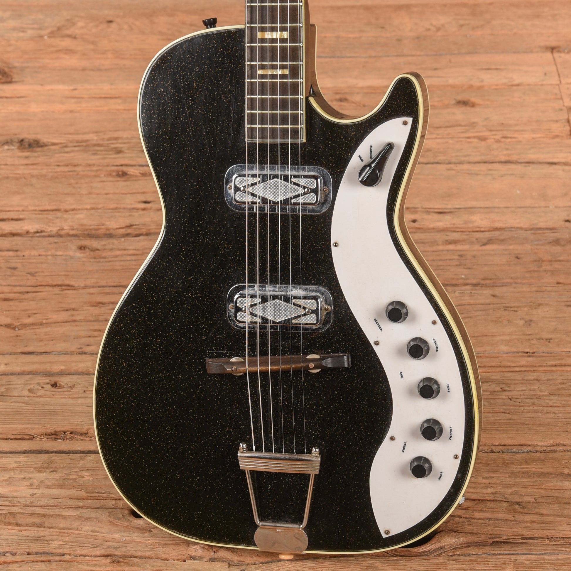 Silvertone 1423 Black 1962 Electric Guitars