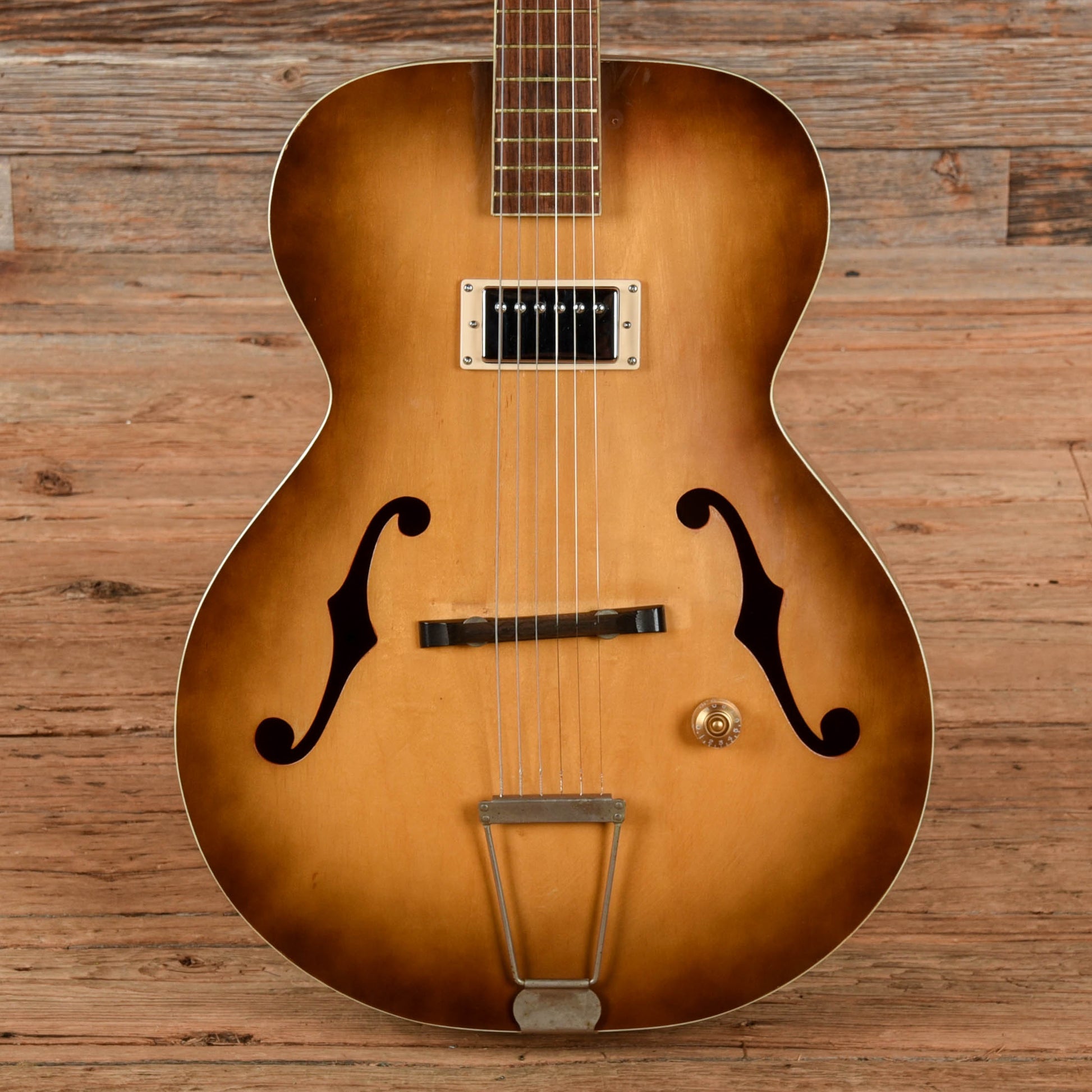 Silvertone 57-619 Sunburst 1960s Electric Guitars