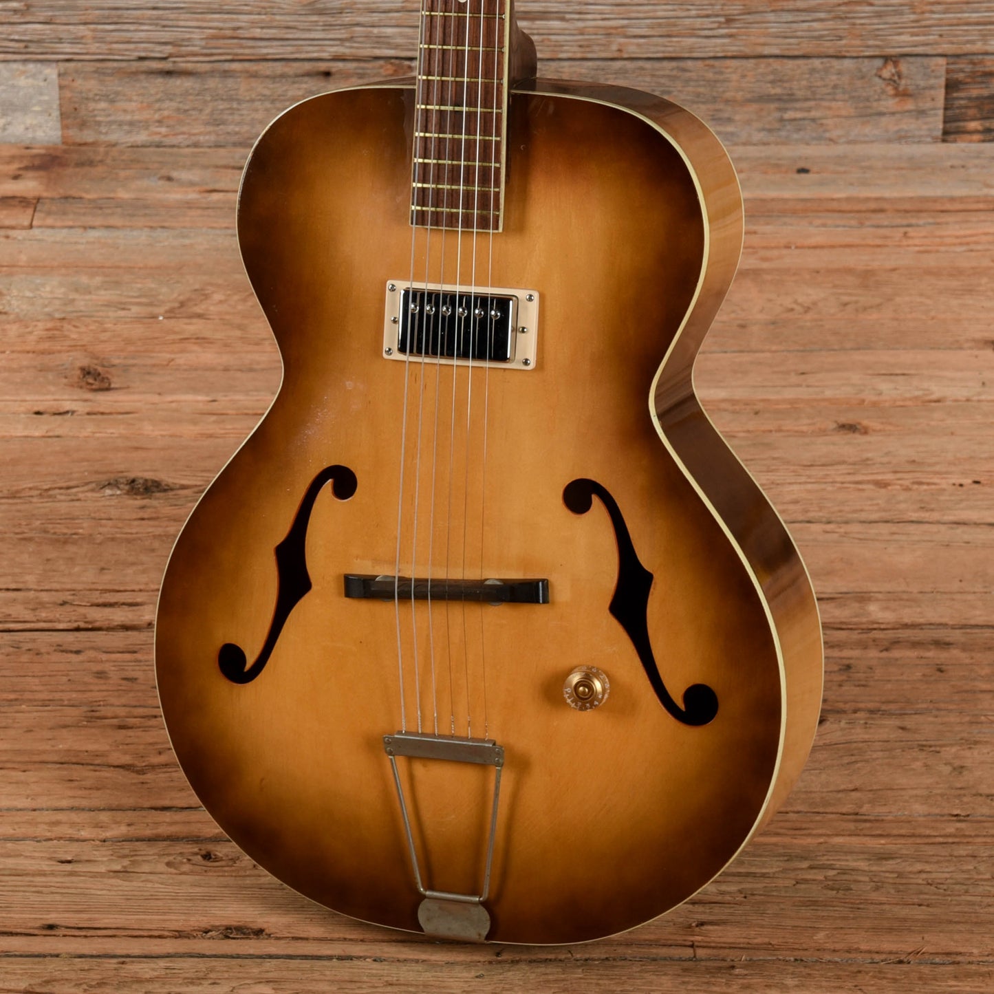Silvertone 57-619 Sunburst 1960s Electric Guitars