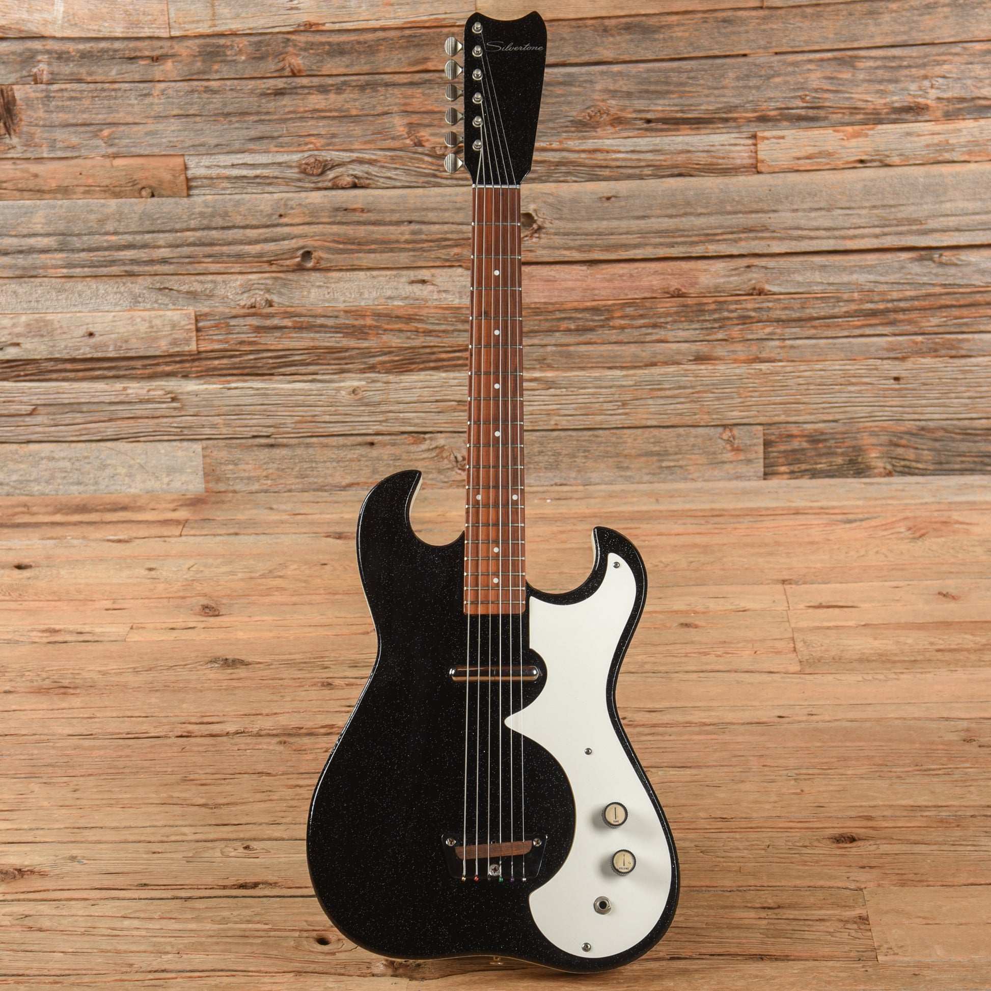 Silvertone 1448 w/Amp in Case Black Electric Guitars / Solid Body