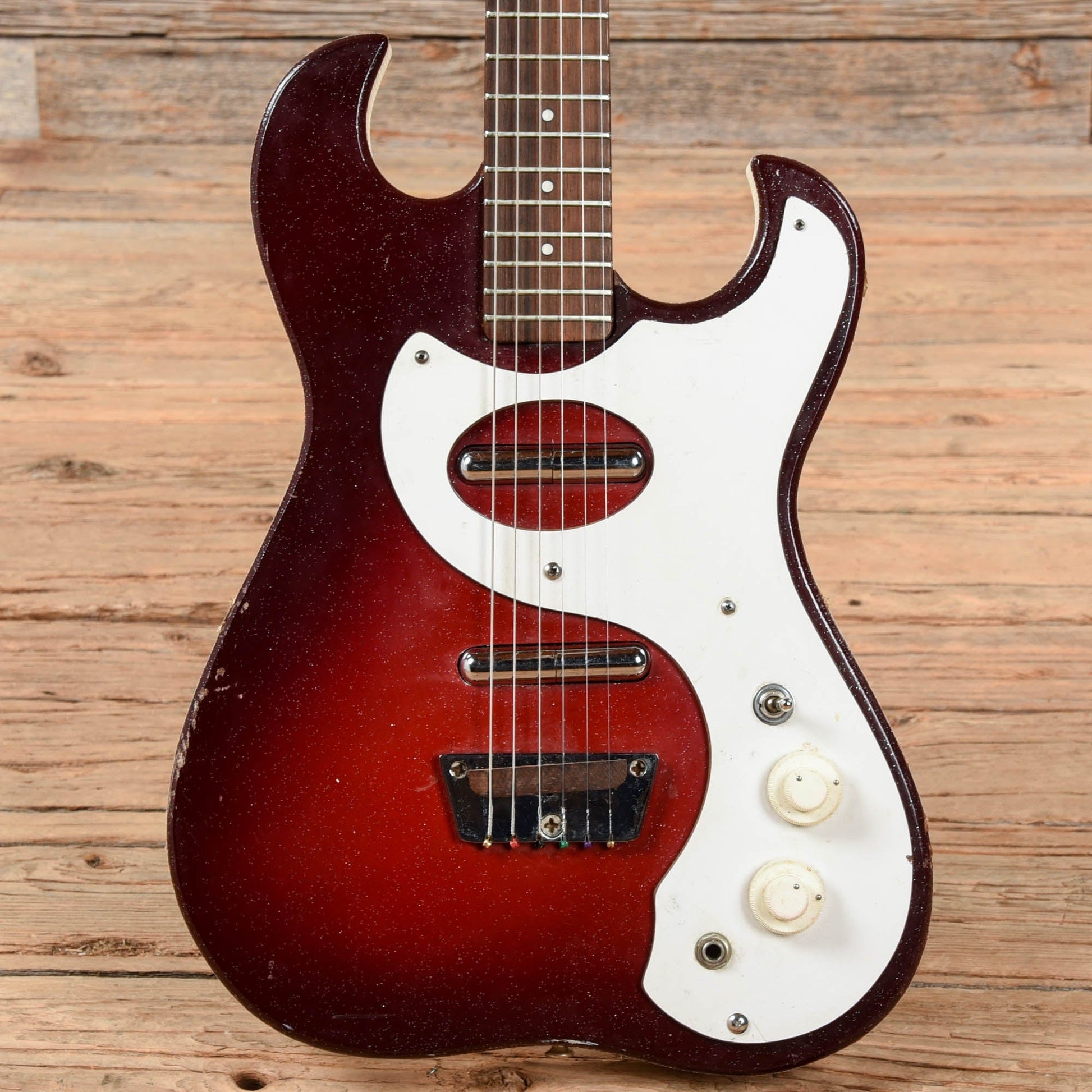 Silvertone 1457 w/ Amp in Case Red Burst 1965 Electric Guitars / Solid Body